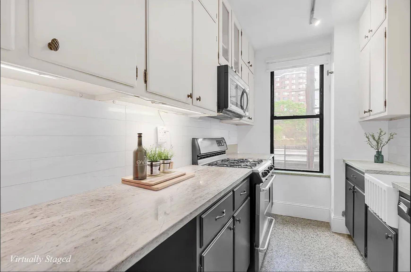 WELCOME HOME ! Move right into this lovely 2bd 1.