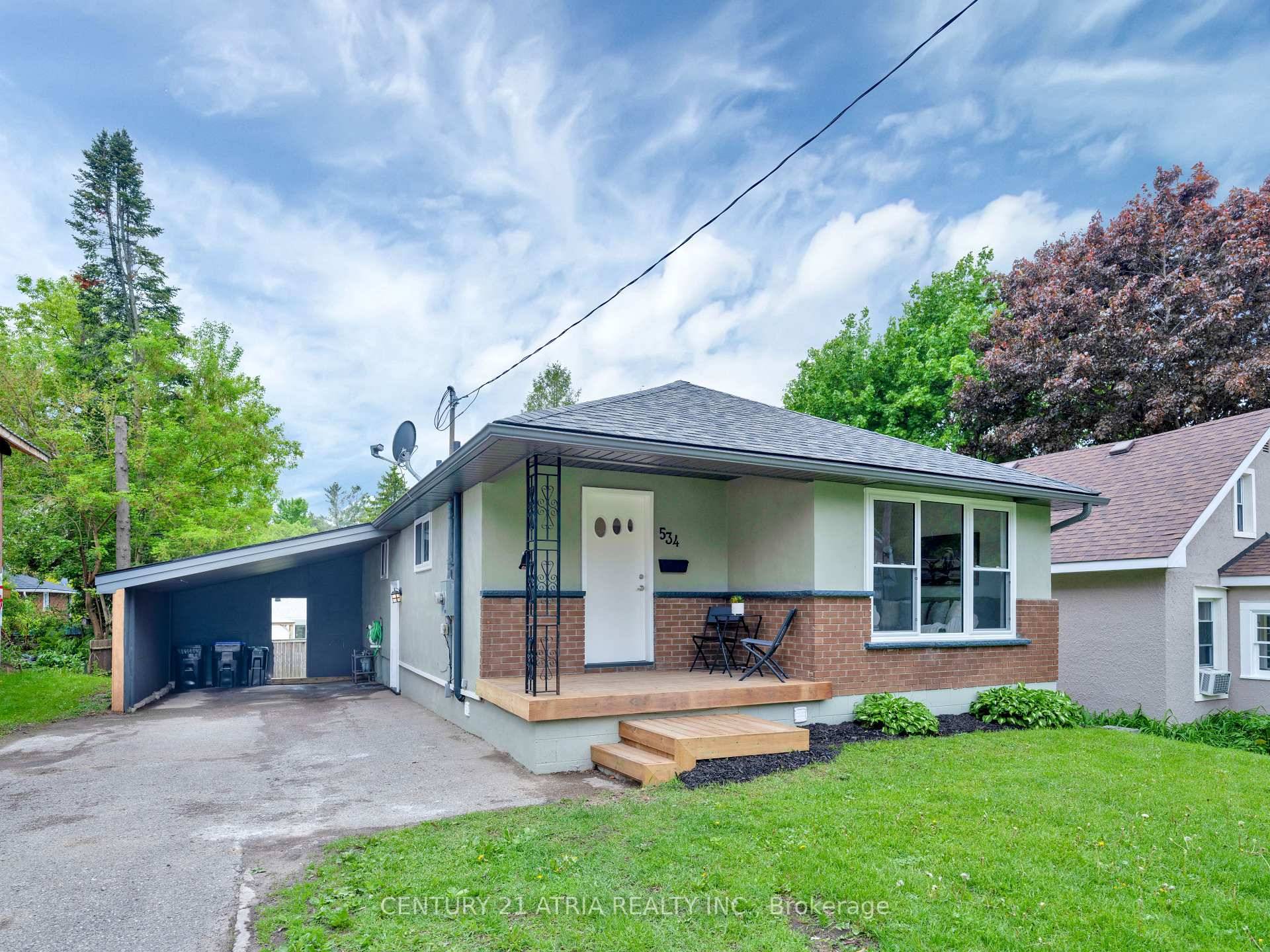 534 Johnson Street in Midland, ON is a turnkey 3 bedroom, 1 bath home with approximately 1, 100sq ft of bright, open living space above grade on a 49 ?