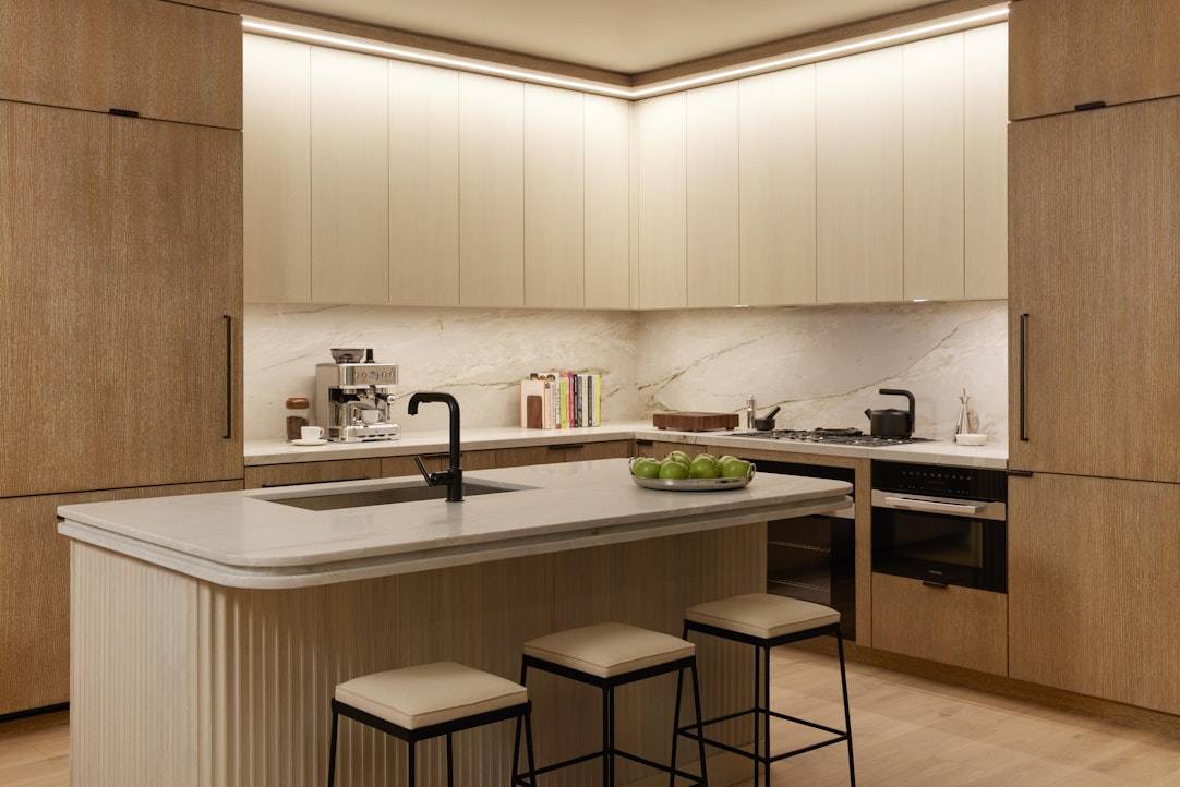 Residence 24B is a generous three bedroom, three bathroom home, with 10 foot ceilings and floor to ceiling windows boasting open city and river views.