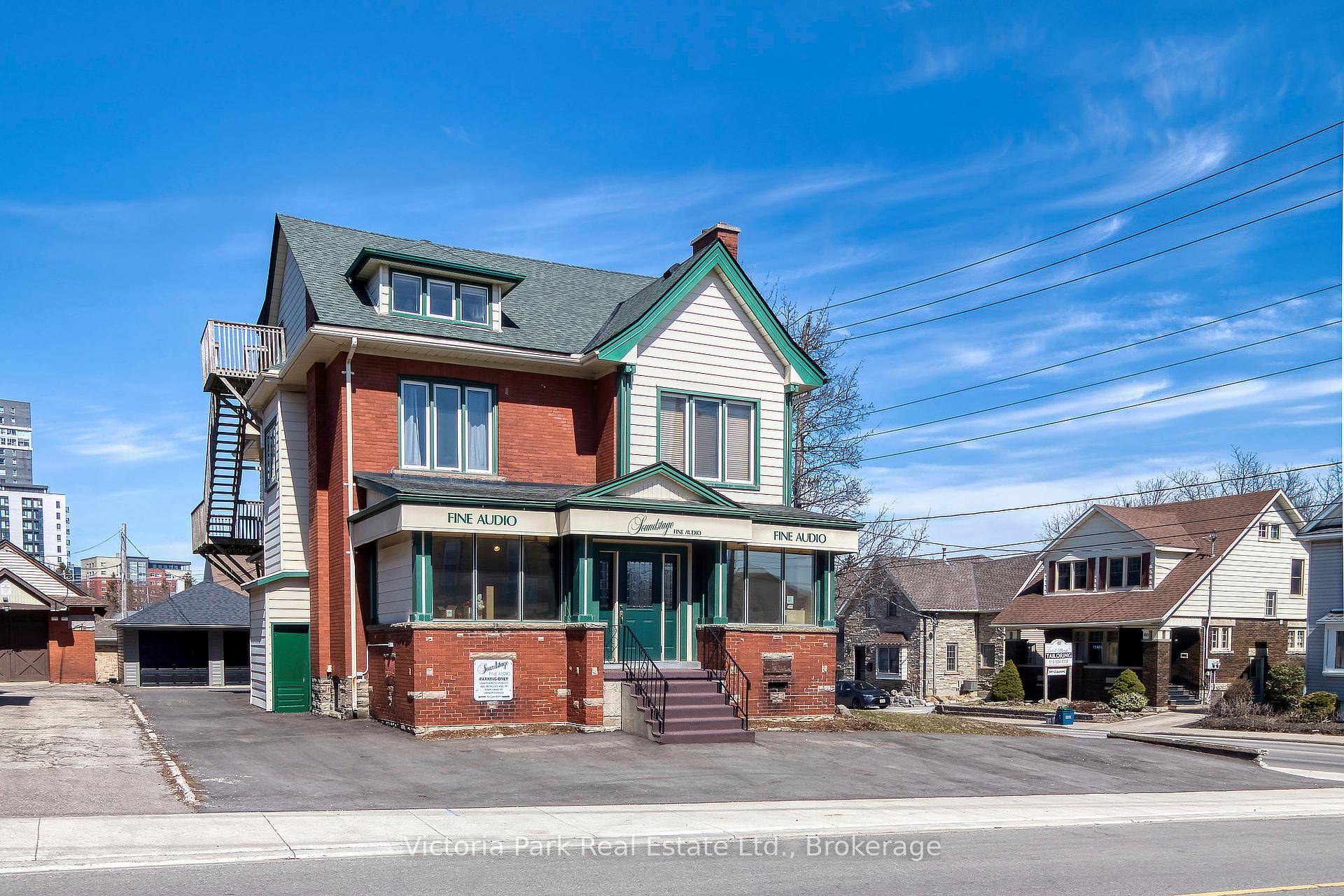 Zoned U1 40 12 storeys This 3 unit mixed use property has a lot to offer the pure investor or owner occupier !