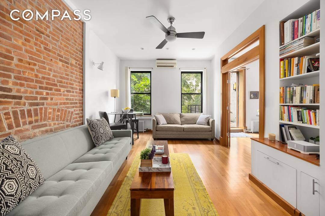 Welcome to 27 West 82nd Street, a beautifully renovated co op tucked away on a serene, tree lined park block of Manhattan s coveted Upper West Side.