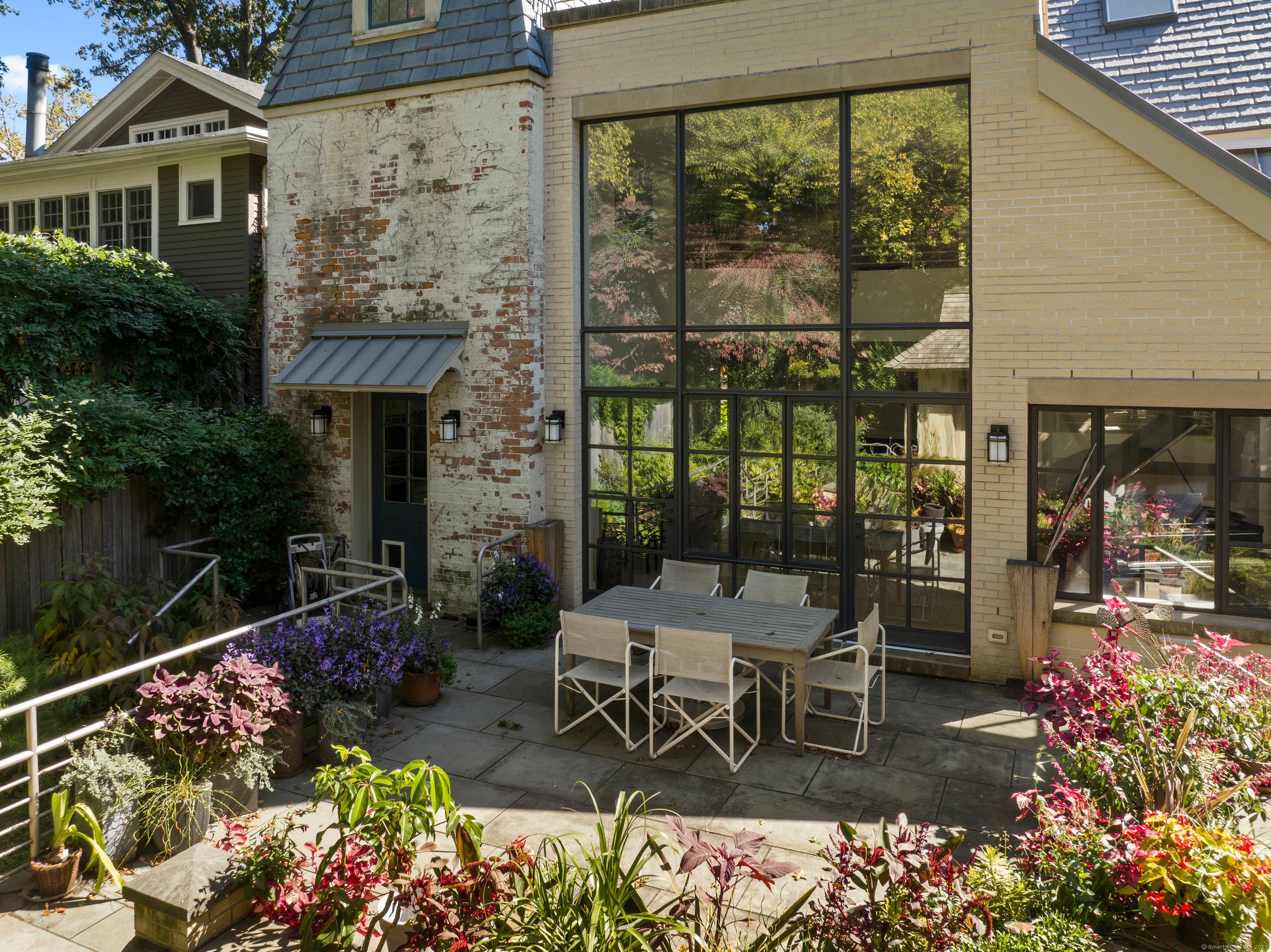Architect designed, award winning home on sought after Lincoln Street.