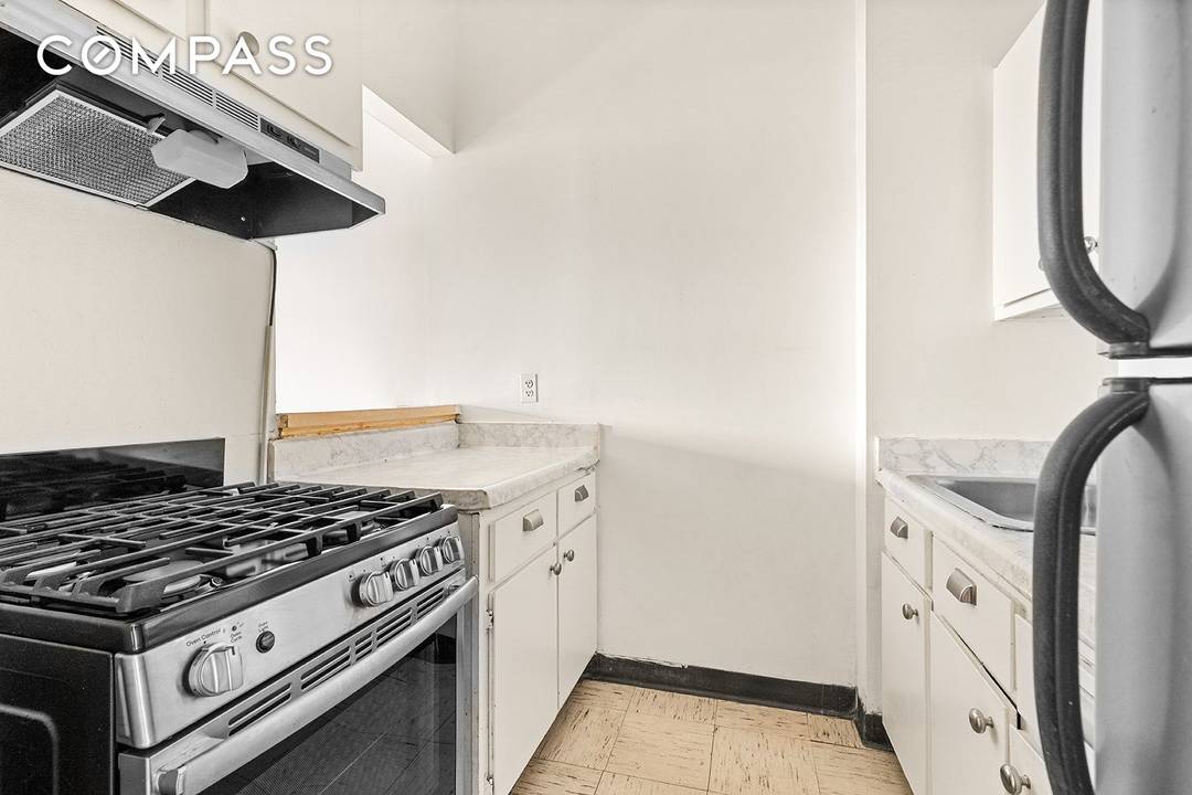 HDFC INCOME RESTRICTED 2 BD, 1BA in Park Slope !
