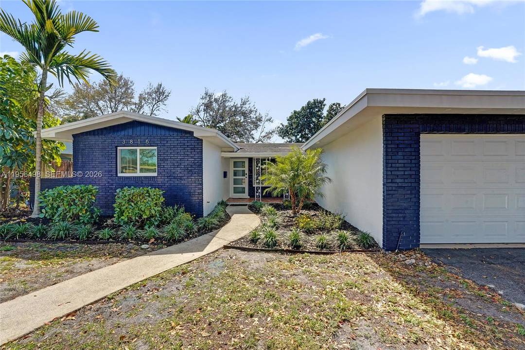BEAUTIFULLY MAINTAINED 3 BEDROOM, 2 BATH HOME IN DESIRABLE HOLLYWOOD HILLS, FEATURING NEWER IMPACT WINDOWS, SLIDING DOORS amp ; FRONT DOOR.