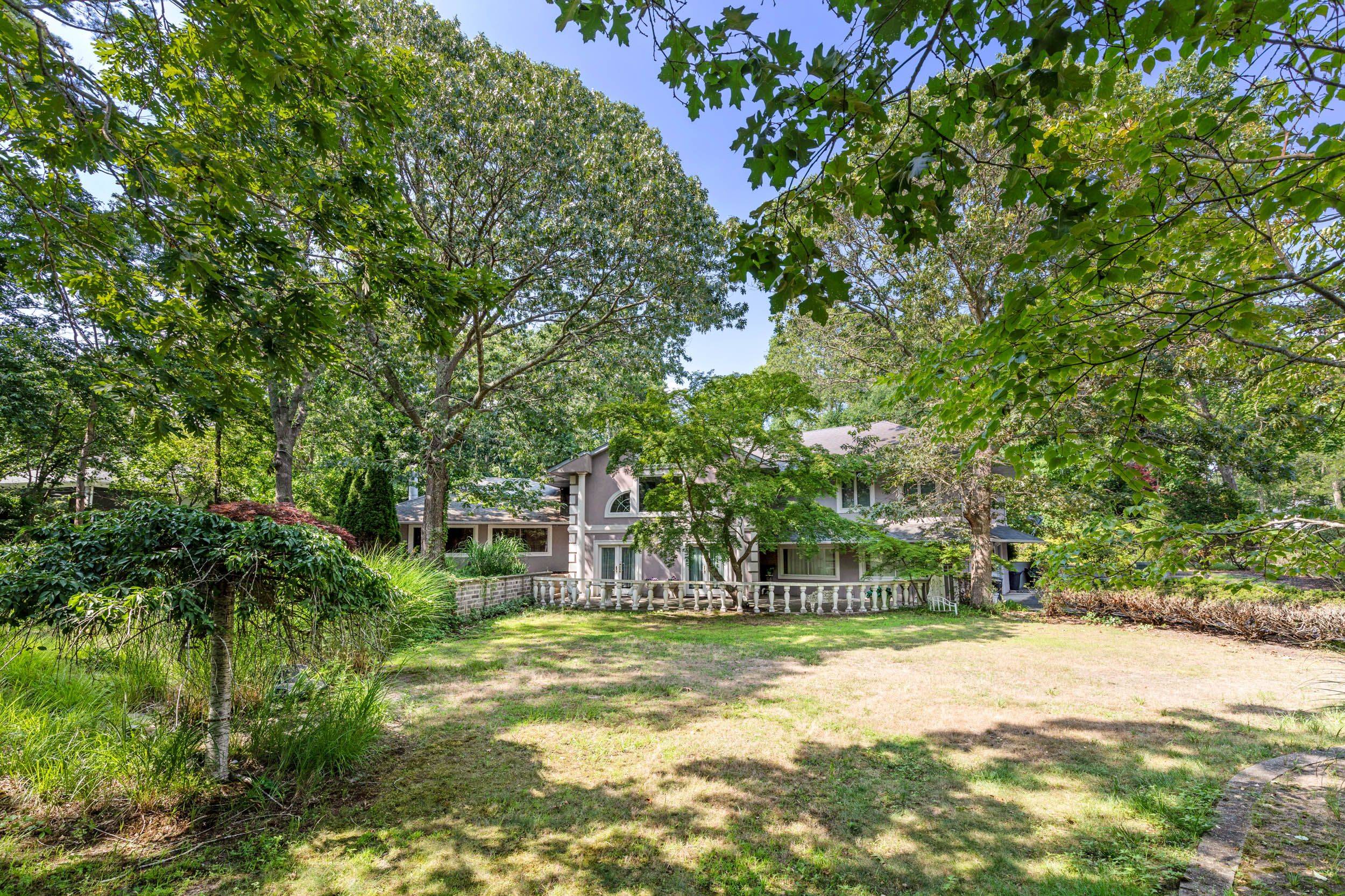Beautiful Hampton Bays Escape