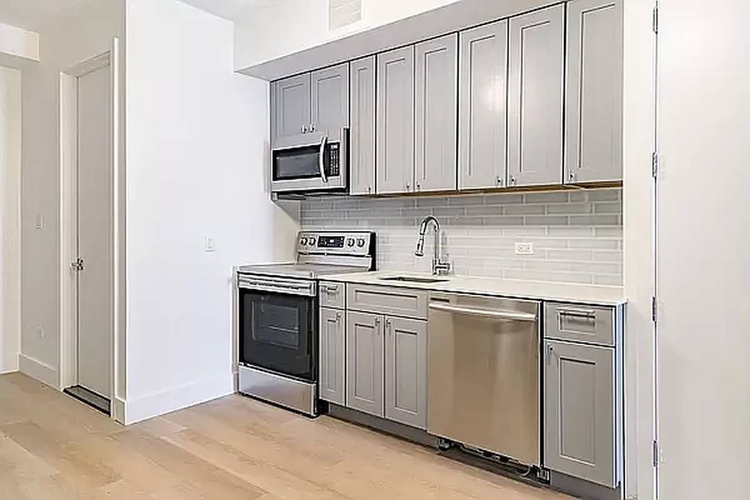 This gut renovated 2 bed 2 bath floor through home is perfectly designed with special features such as central AC and heat, exposed brick, stainless steel appliances, and washer dryer ...