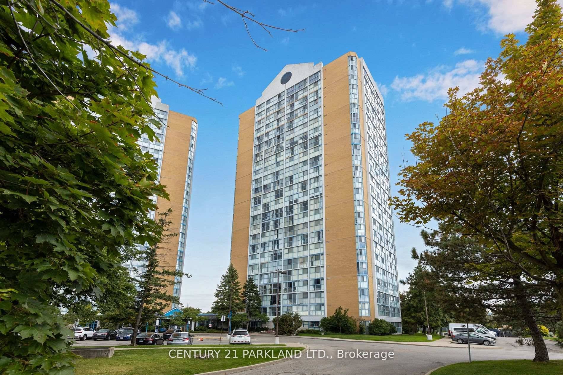 Welcome to the highly sought after Anaheim Tower Condos in the heart of the Hurontario community !