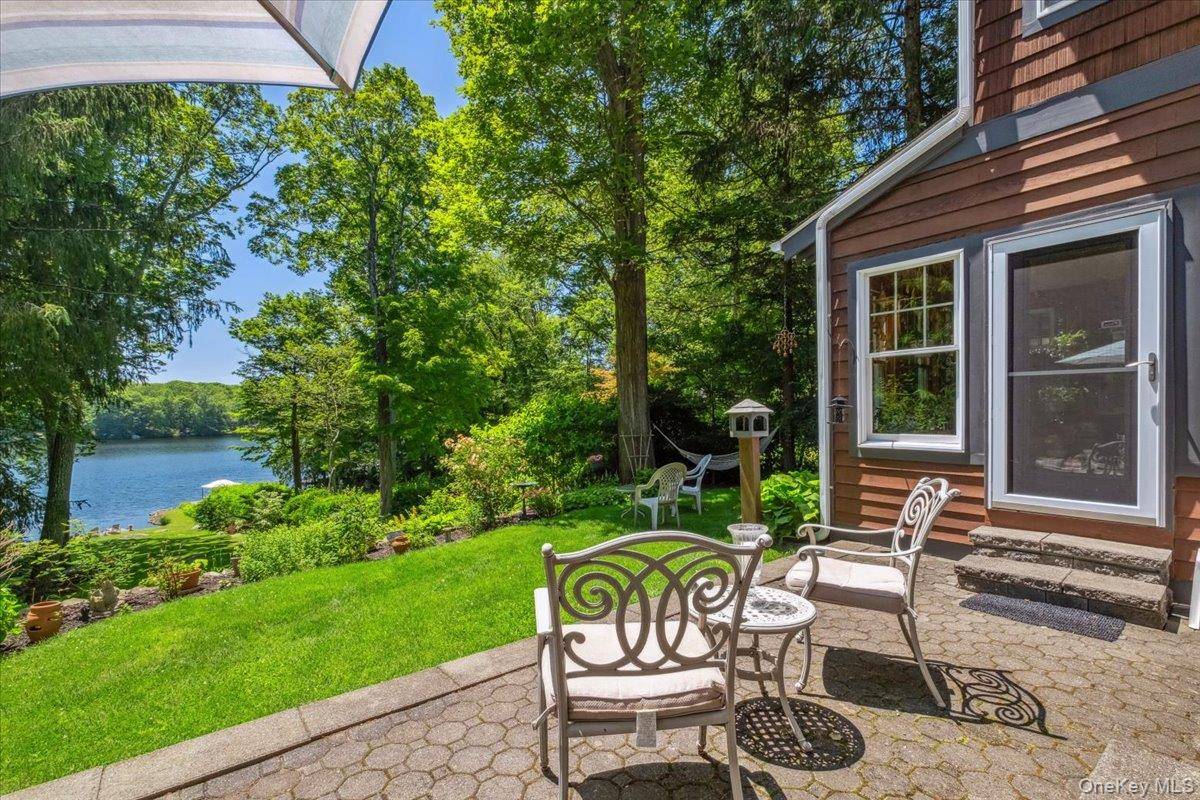 LAKEFRONT DREAM HOME ! Resting in the serene countryside of picturesque Putnam Valley just one hour north of NYC you ll discover your own private slice of paradise.