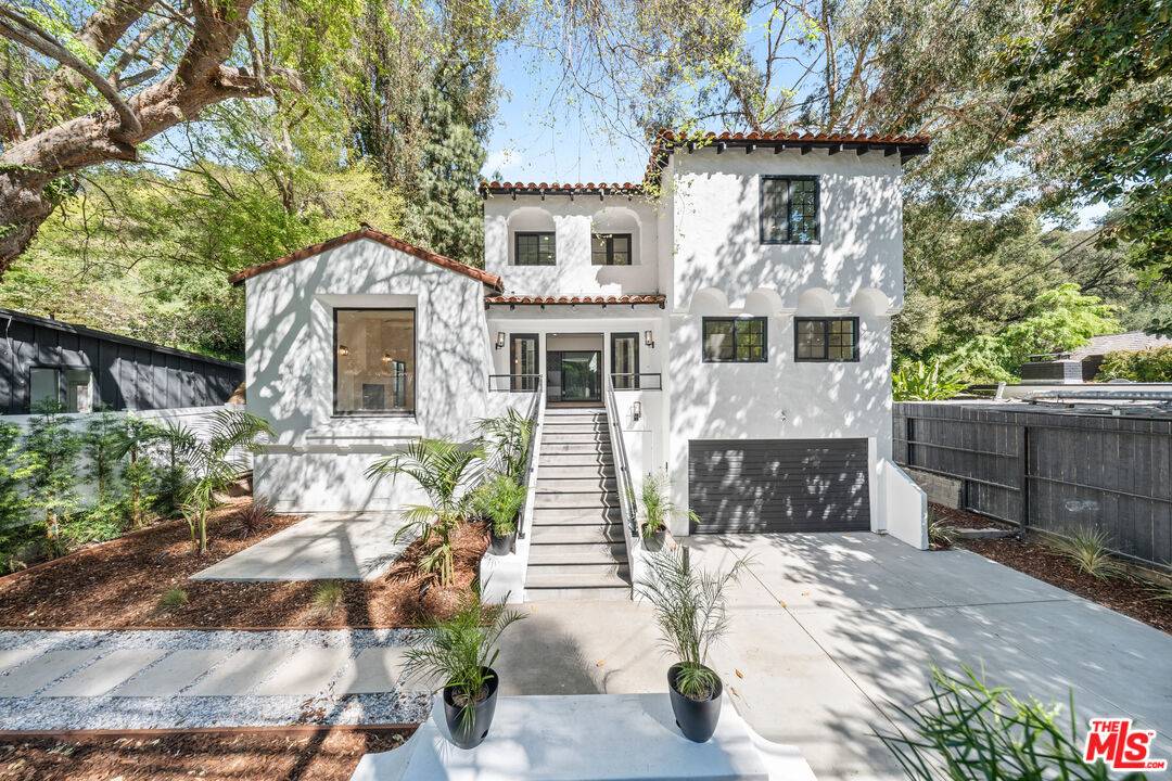 1800  E Benedict Canyon Dr 3BR Beverly Hills Post Office | B.H.P.O. La