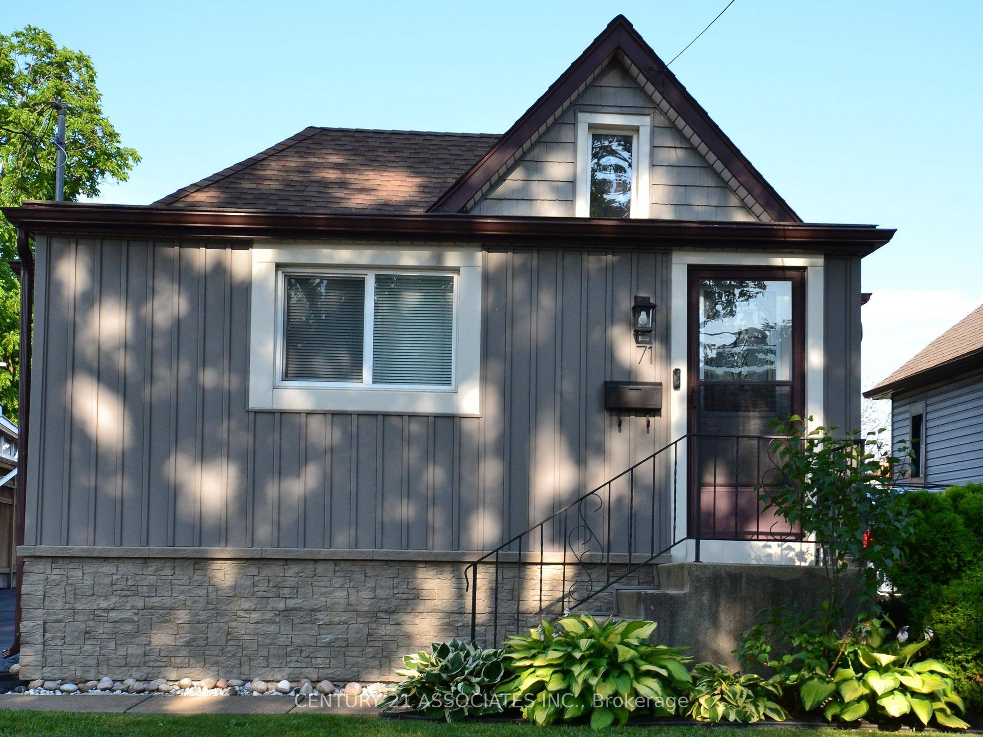 This immaculate home is turn key and ready to move in.
