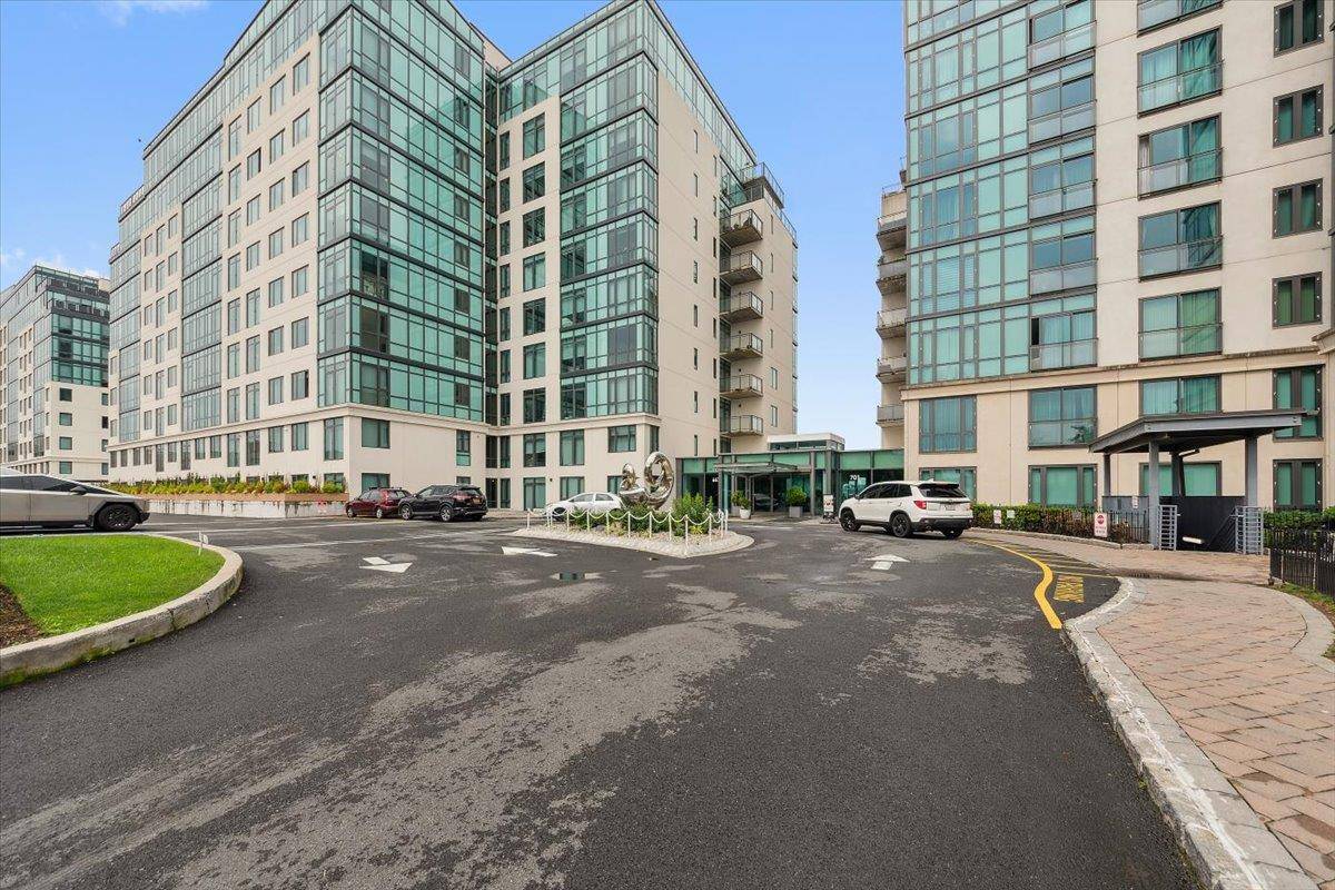 UPDATED amp ; GORGEOUS 2 bed 2 bath condo with open floor plan.