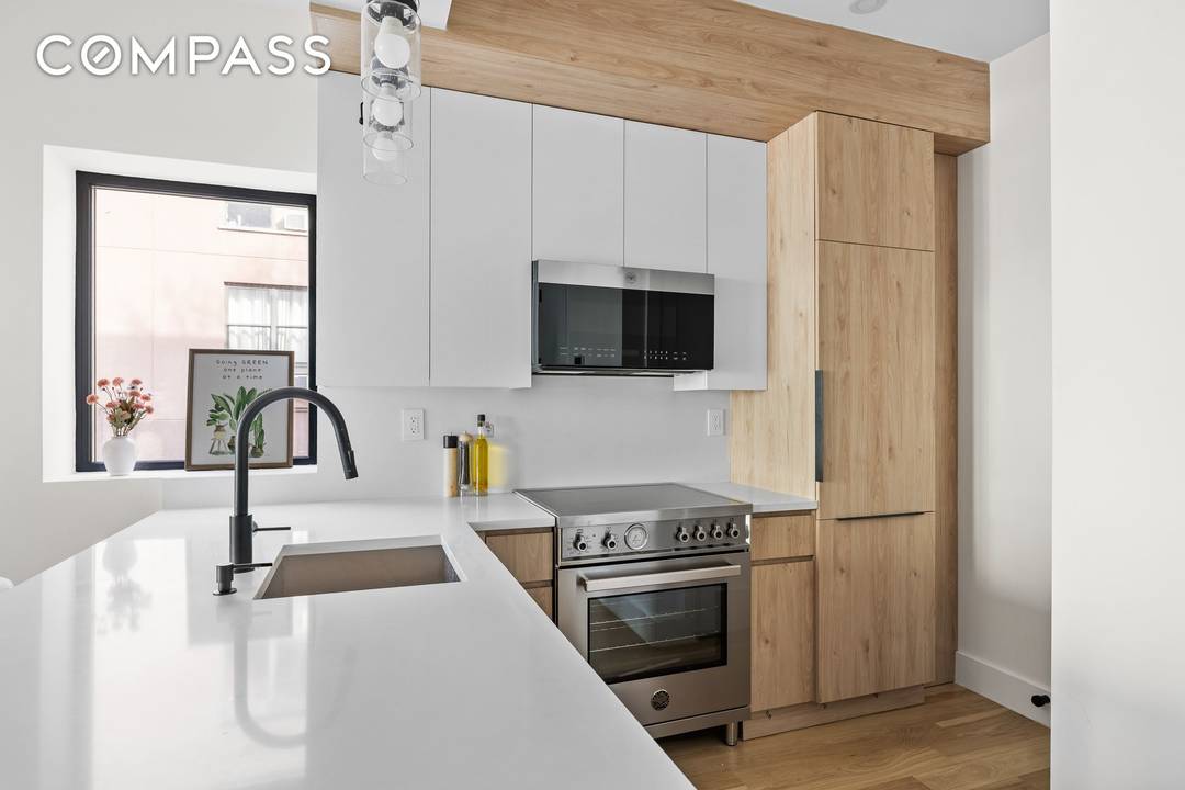 Welcome to Decatur Lofts, a boutique new development condominium offering a limited collection of eight thoughtfully designed residences in the heart of Bushwick.