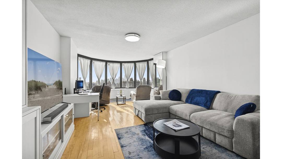 Experience sweeping, unobstructed southern views from this rarely available A line.