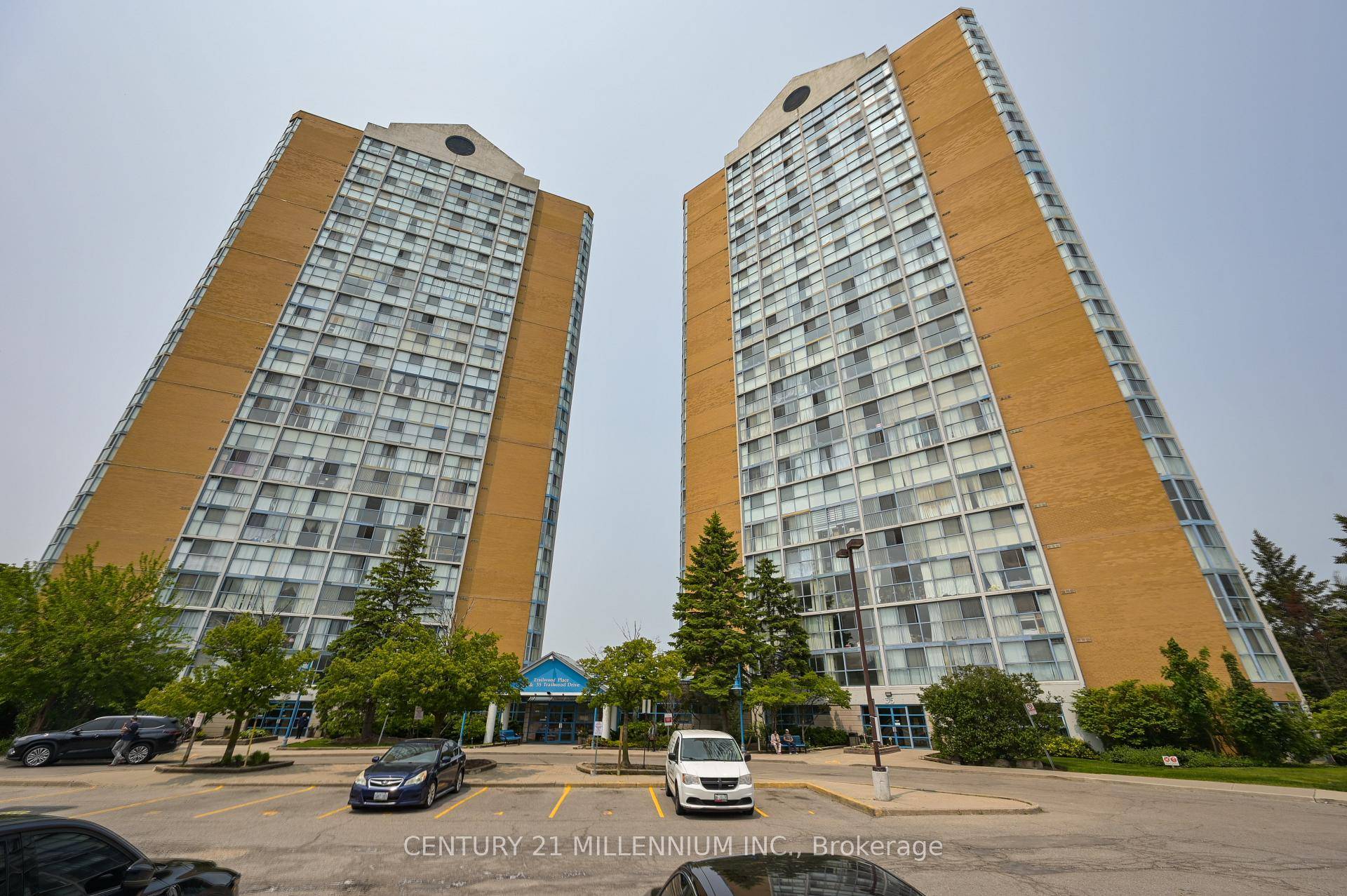 Welcome to this bright and spacious 2 bedroom, 2 bathroom condo located in the heart of Mississauga at 35 Trailwood Crescent.