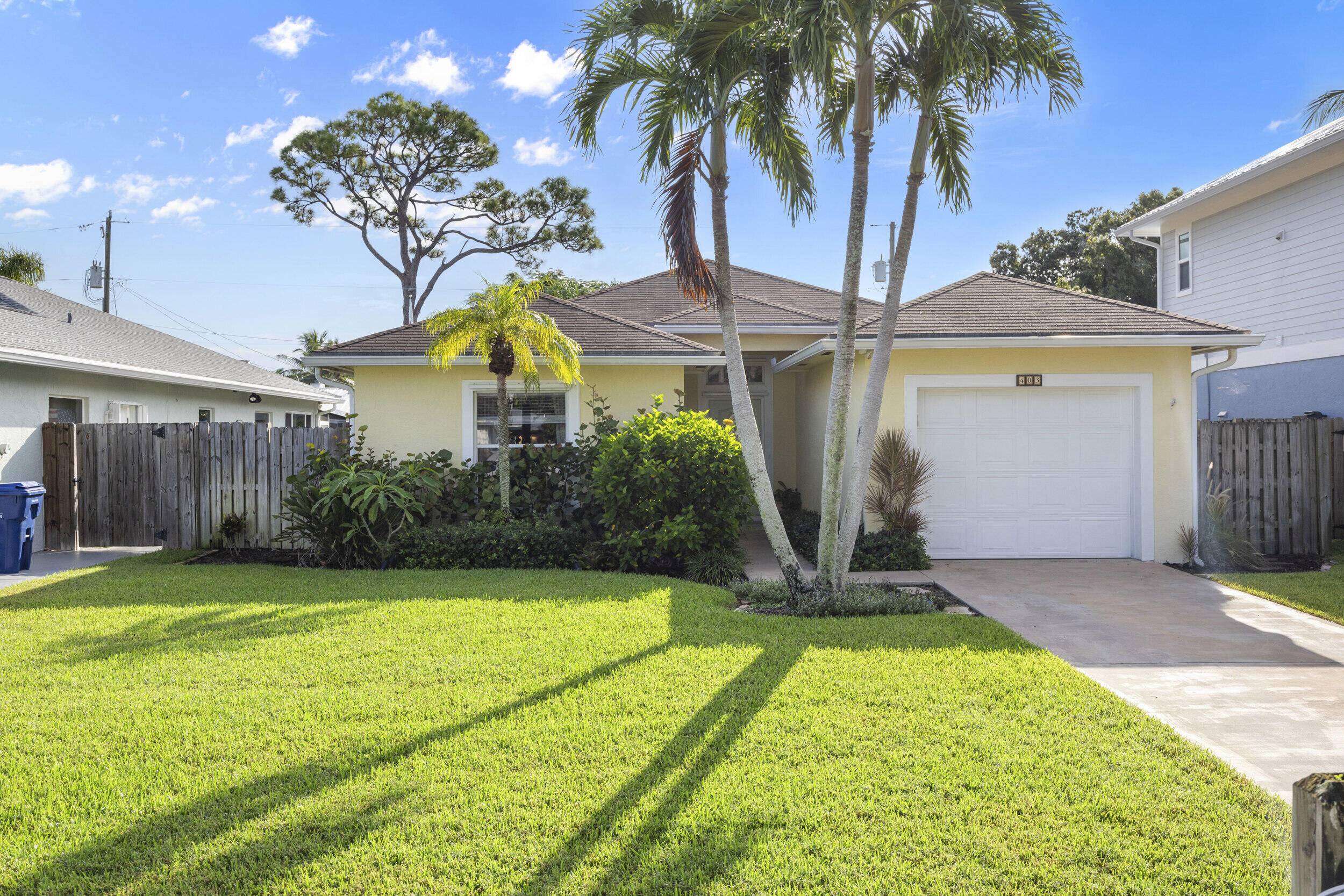 Beautifully renovated 3 bedroom, 2 bathroom in Jupiter !
