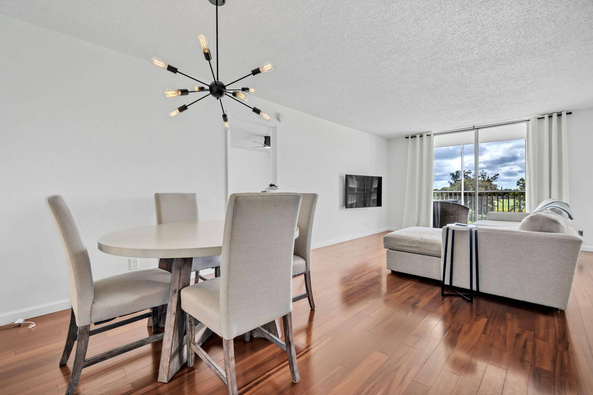 This bright spacious 2 bed 2 bath with den condo can easily be converted into a 3 bedroom by closing off the large den office.