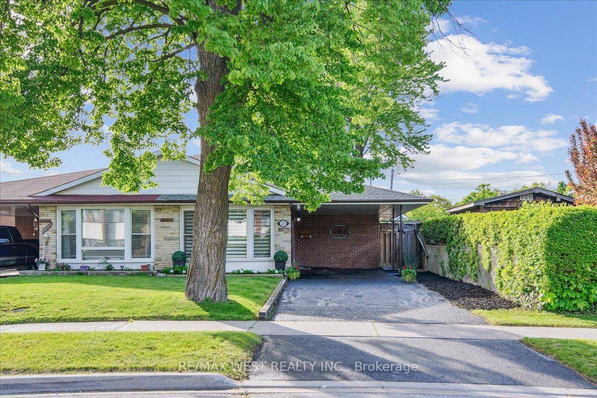Stunning Renovated Home in High Demand Location !