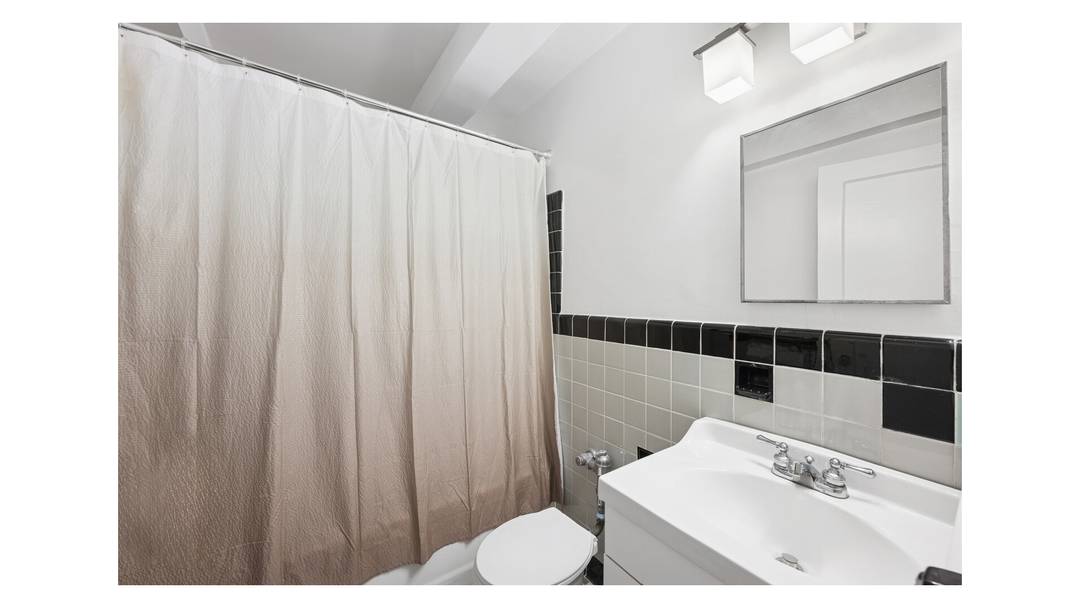 Welcome to Residence 701 at 200 West 20th Street, a charming pre war corner studio in the heart of Chelsea.