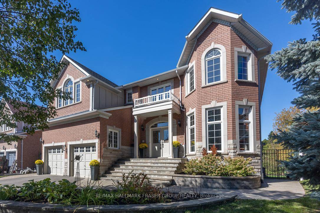 Built by Award Winning John Boddy, one of Toronto's most premium builders, this upscale residence is proudly situated in Eagle Ridge on the Green backing on to the picturesque Riverside ...