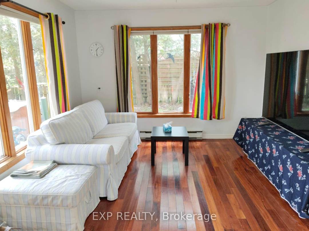 Well kept and furnished 2 bedroom basement unit in the heart of Cliffcrest.