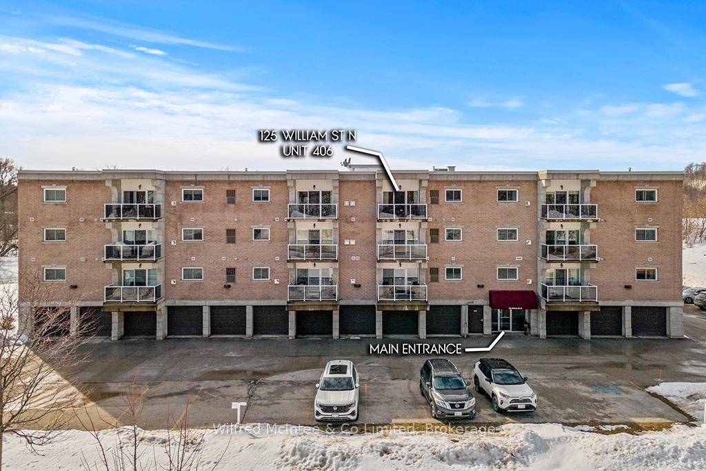Look at this 2 bedroom, 2 bathroom top floor unit.