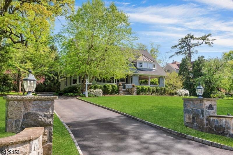 Exquisite Colonial set on nearly.