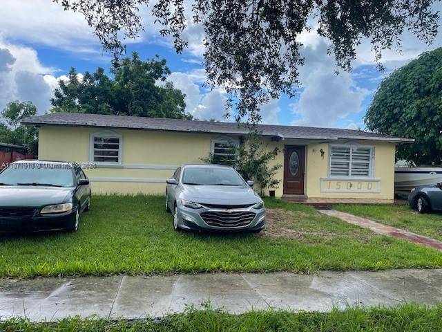 Make this properties yours as a singale family or an investment property NO HOA.
