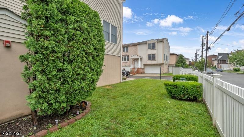 Welcome to this beautifully maintained 2 bedroom, 2.