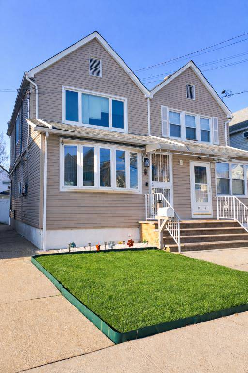 Welcome to this well maintained 3 bedroom, 2.