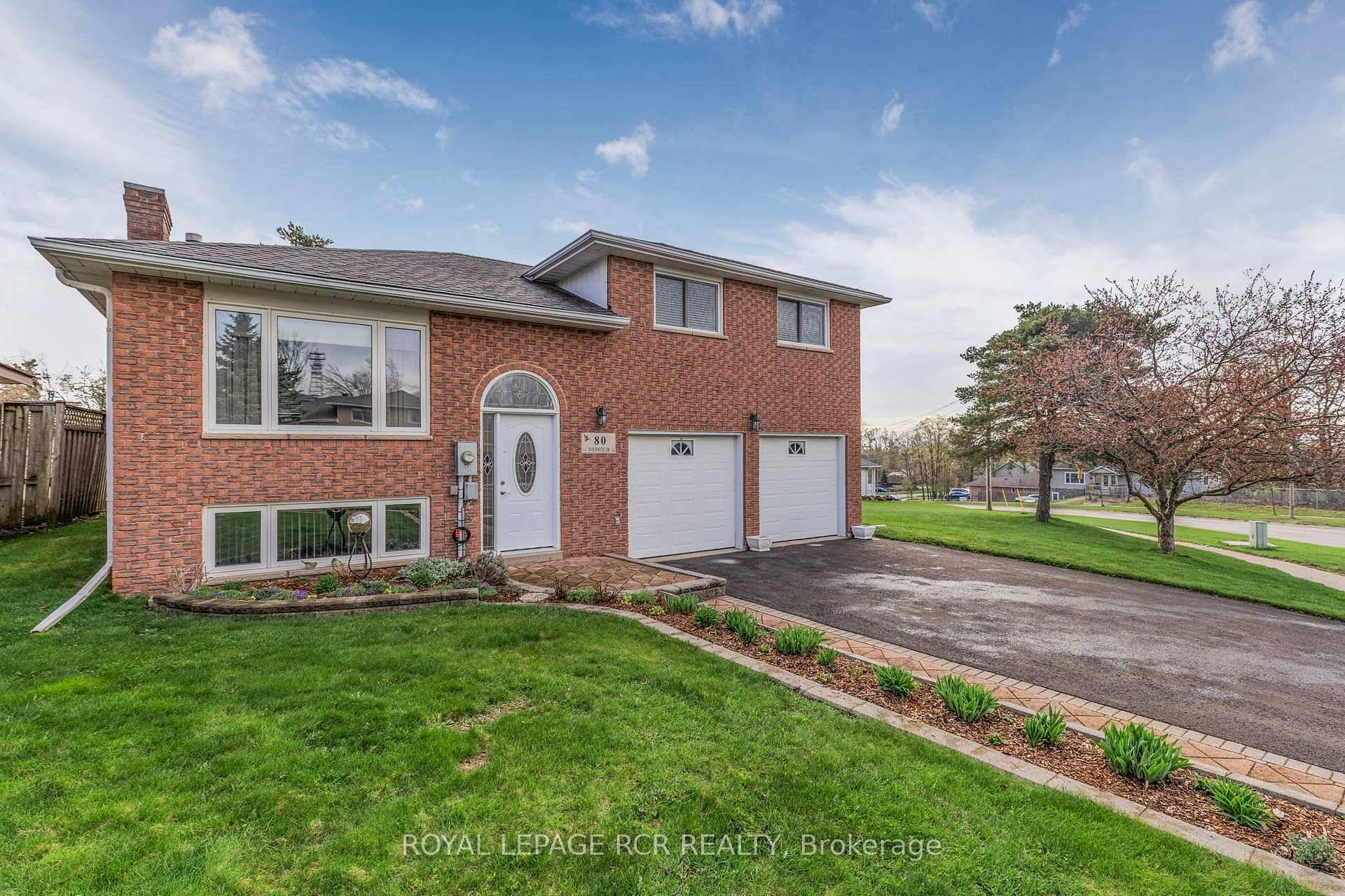 Welcome to your next home in beautiful Orillia !