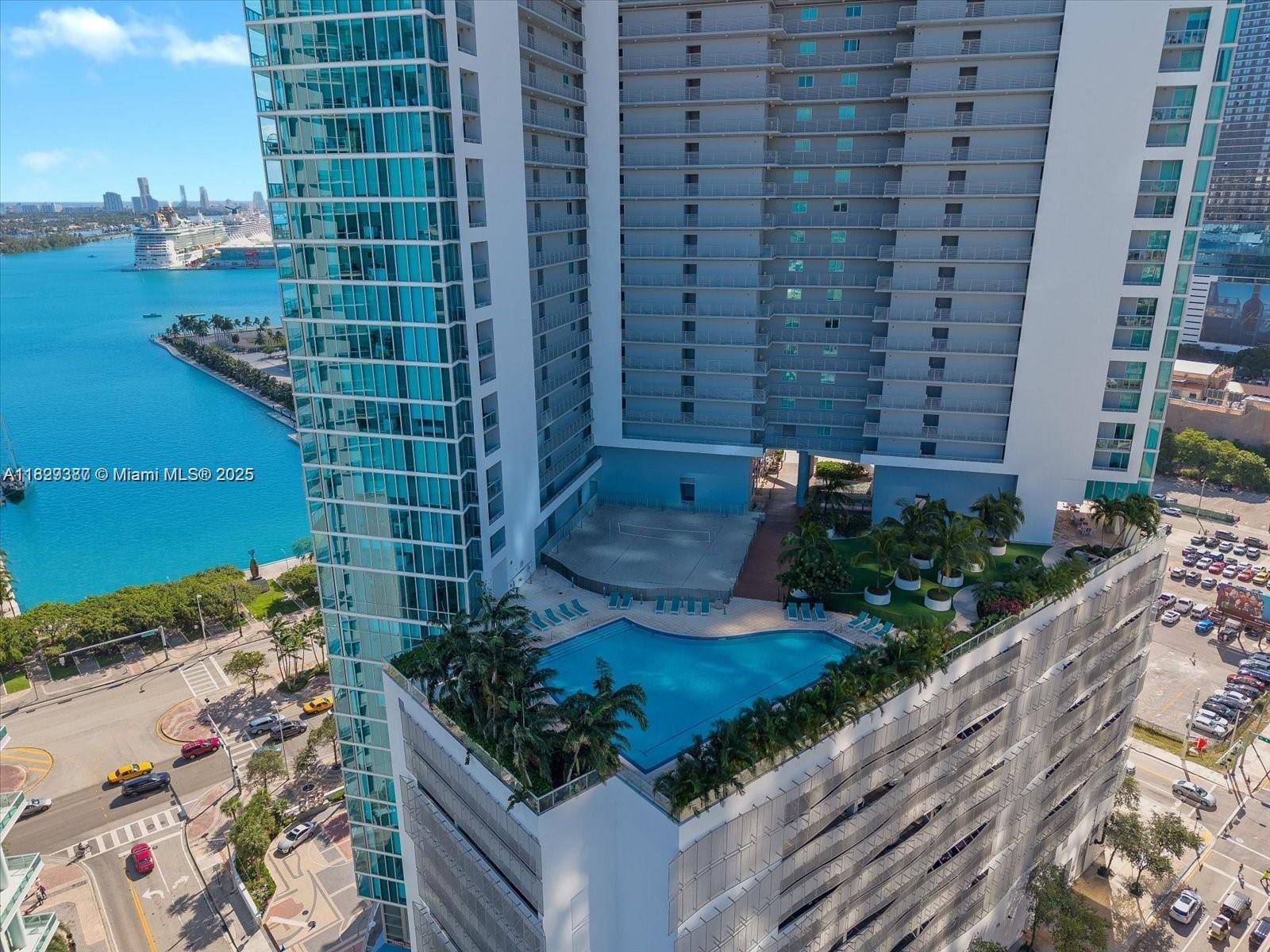 You simply can t beat the combination of panoramic views and unbeatable location at Marina Blue perfectly situated in the heart of Downtown Miami, just steps from the Kaseya Center, ...