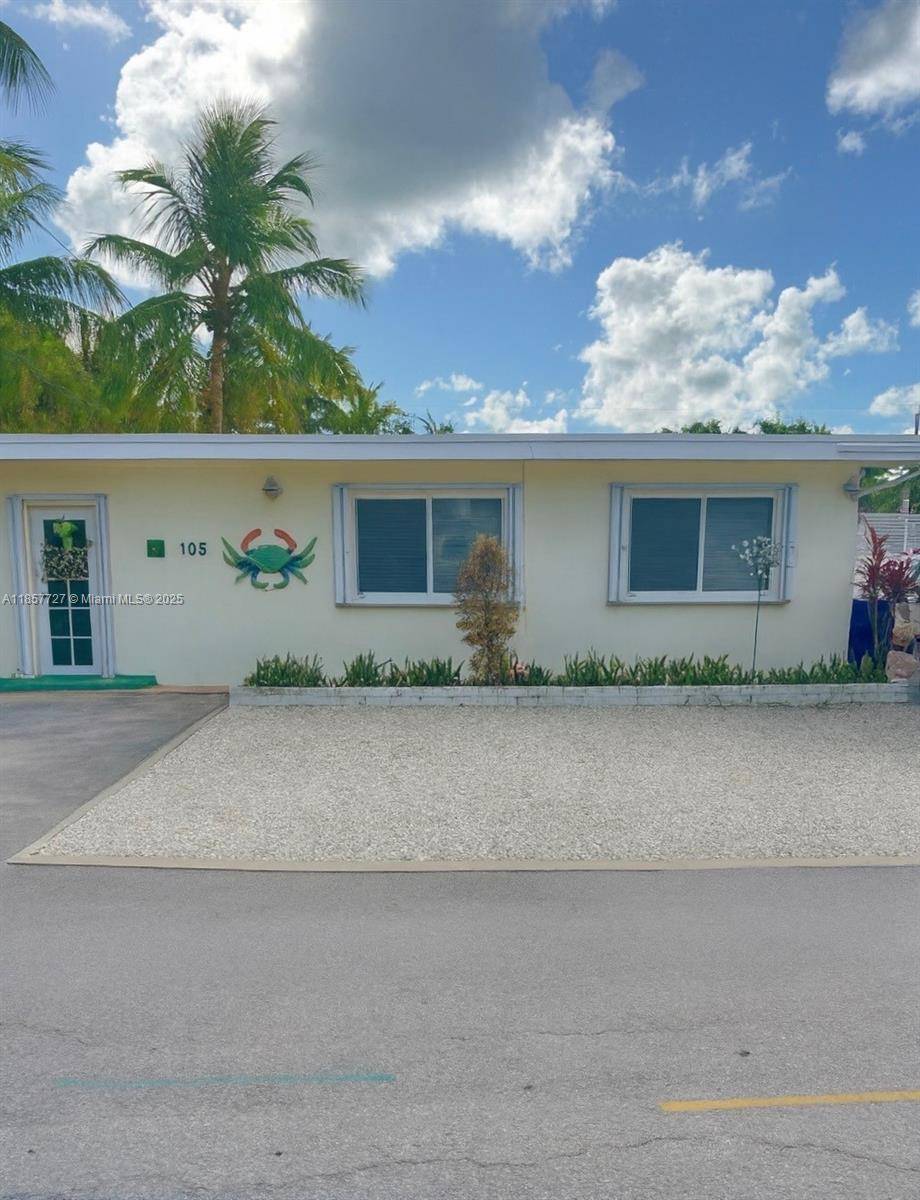 WATERFRONT CBS HOME in Pirate's Cove !