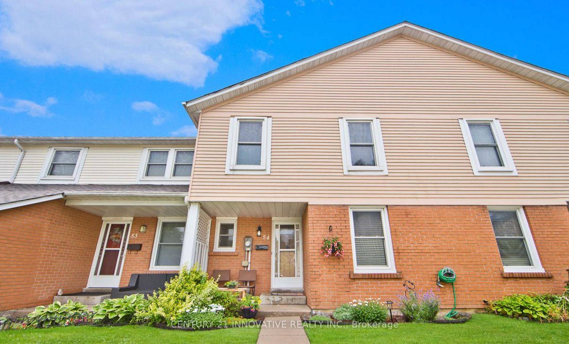 One Bedroom for Rent in this 3 Bed Condo Townhouse Students welcome, Community of Centennial in North Oshawa.
