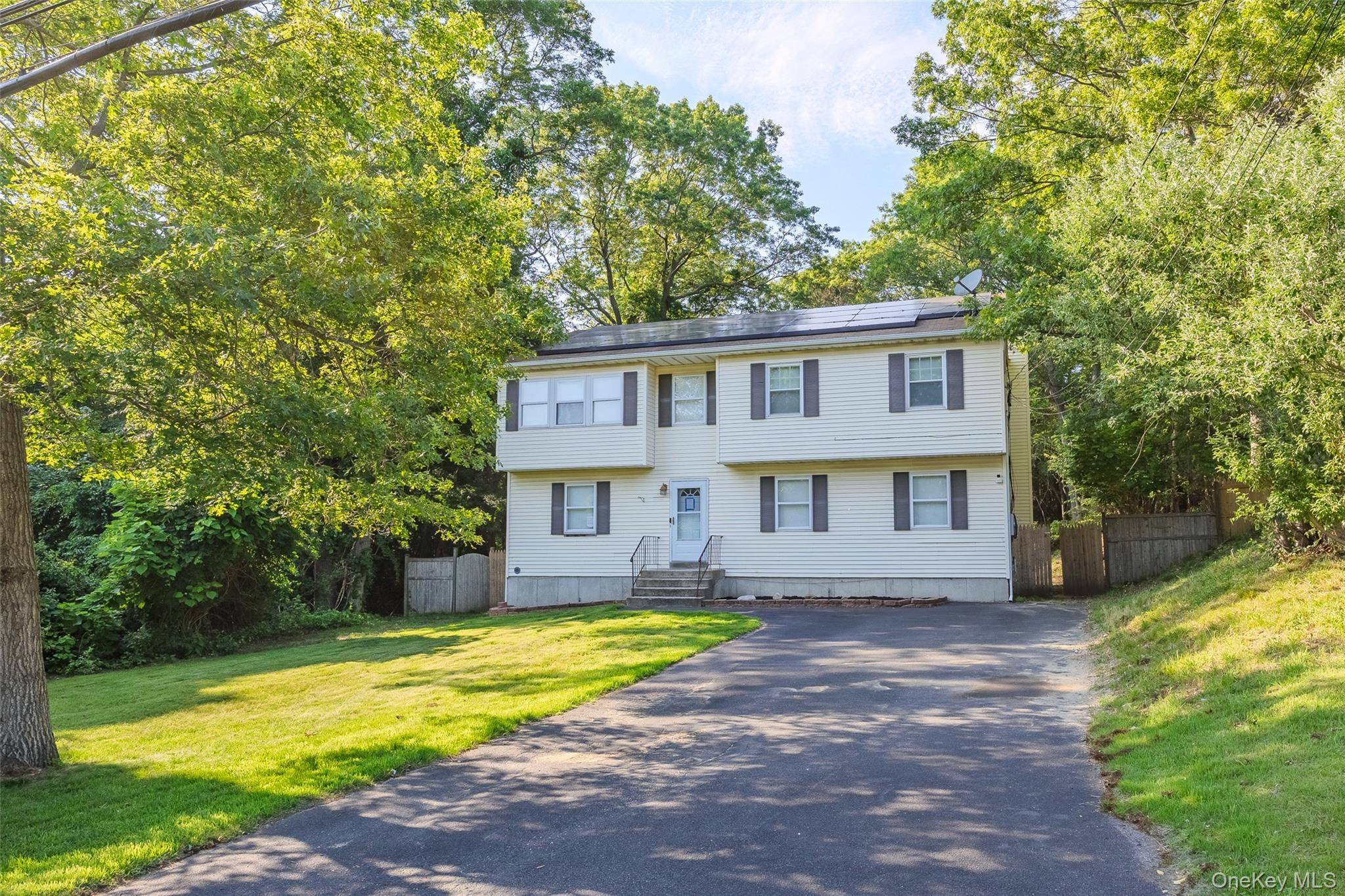 Welcome to 11 Seymour Lane, Medford !