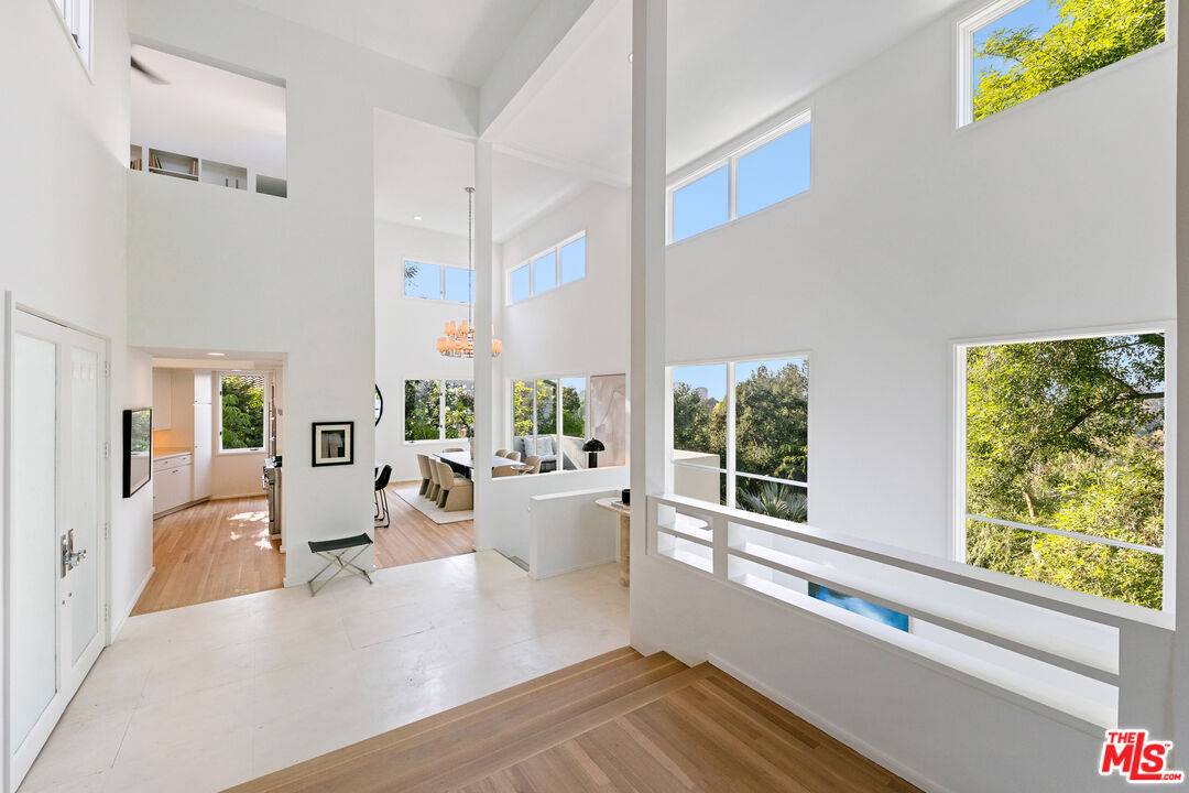 6969   Woodrow Wilson Dr 3BR Hollywood Hills East La