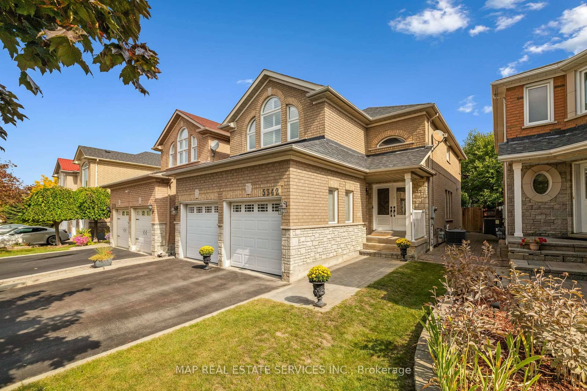 Great Family Home with 4 Bedroom And 3 Bathrooms.