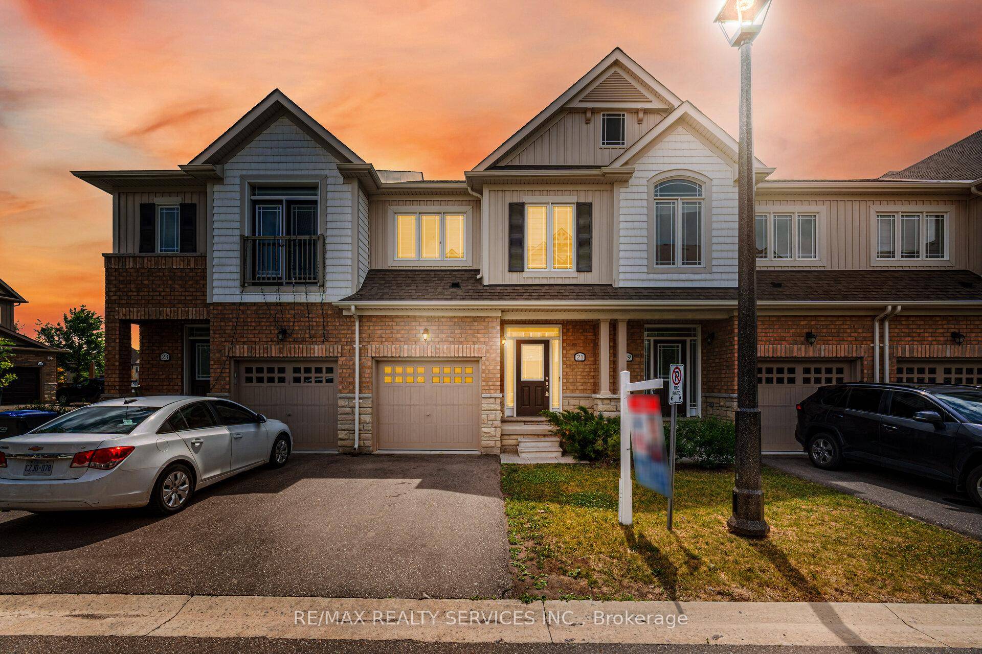 Immaculate 2 Storey With Backyard 3 Bedrooms Townhouse In Prestigious Caledon Southfields Village Community !