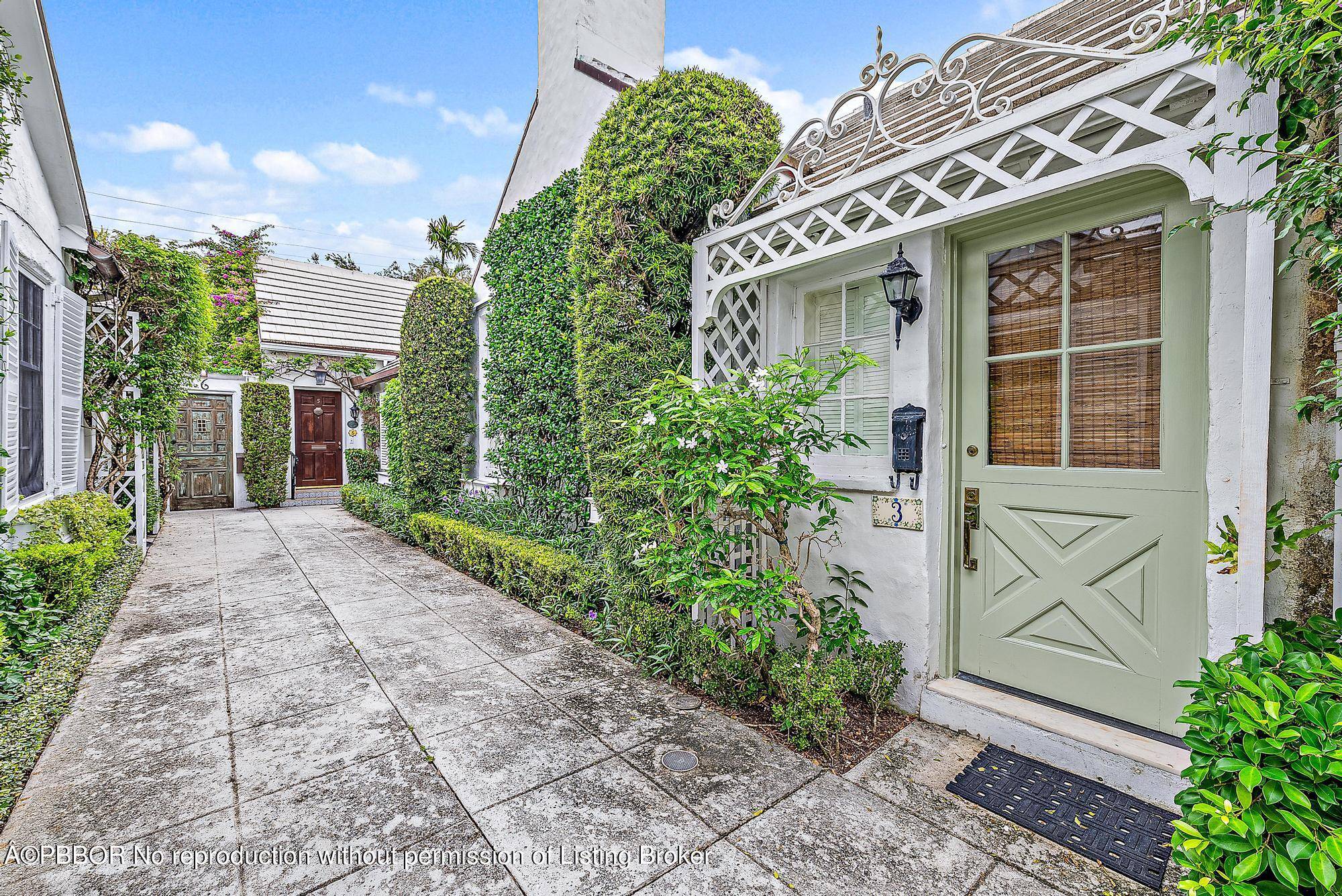 No more perfect Palm Beach experience than a stay on Major Alley.