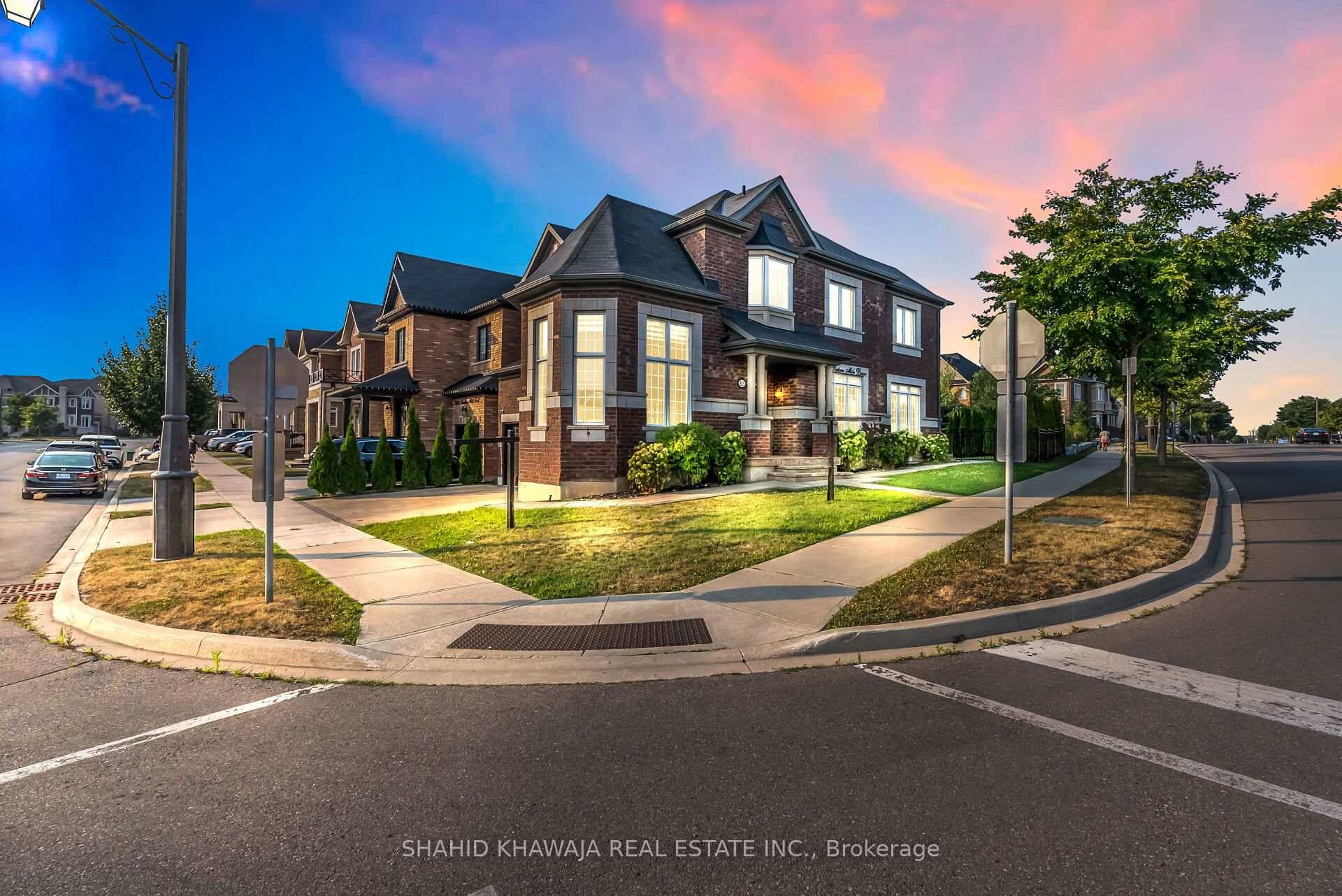 View Virtual Tour Welcome to 325 Sixteen Mile Drive, an exceptional 4 1 bedroom detached corner lot home in the highly sought after Glenorchy community of Oakville, offering a perfect ...