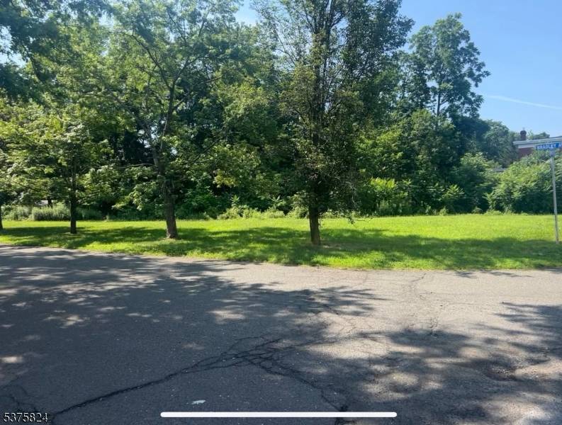 This property is exclusive to a 7 property purchase.