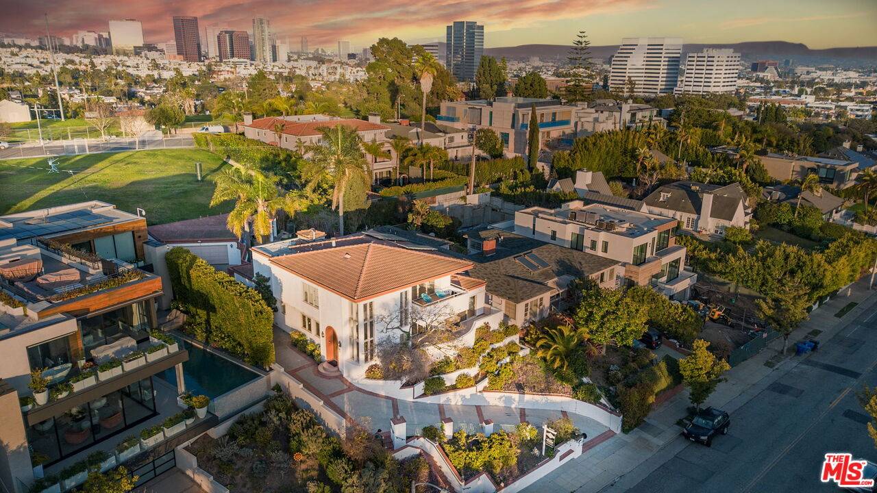 905   Berkeley St 4BR Santa Monica La