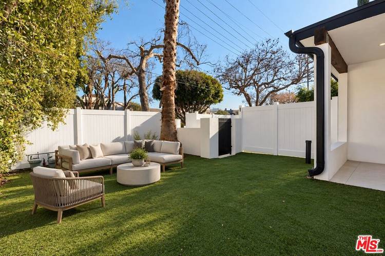 845 N Formosa Ave 3BR Hollywood Hills East La