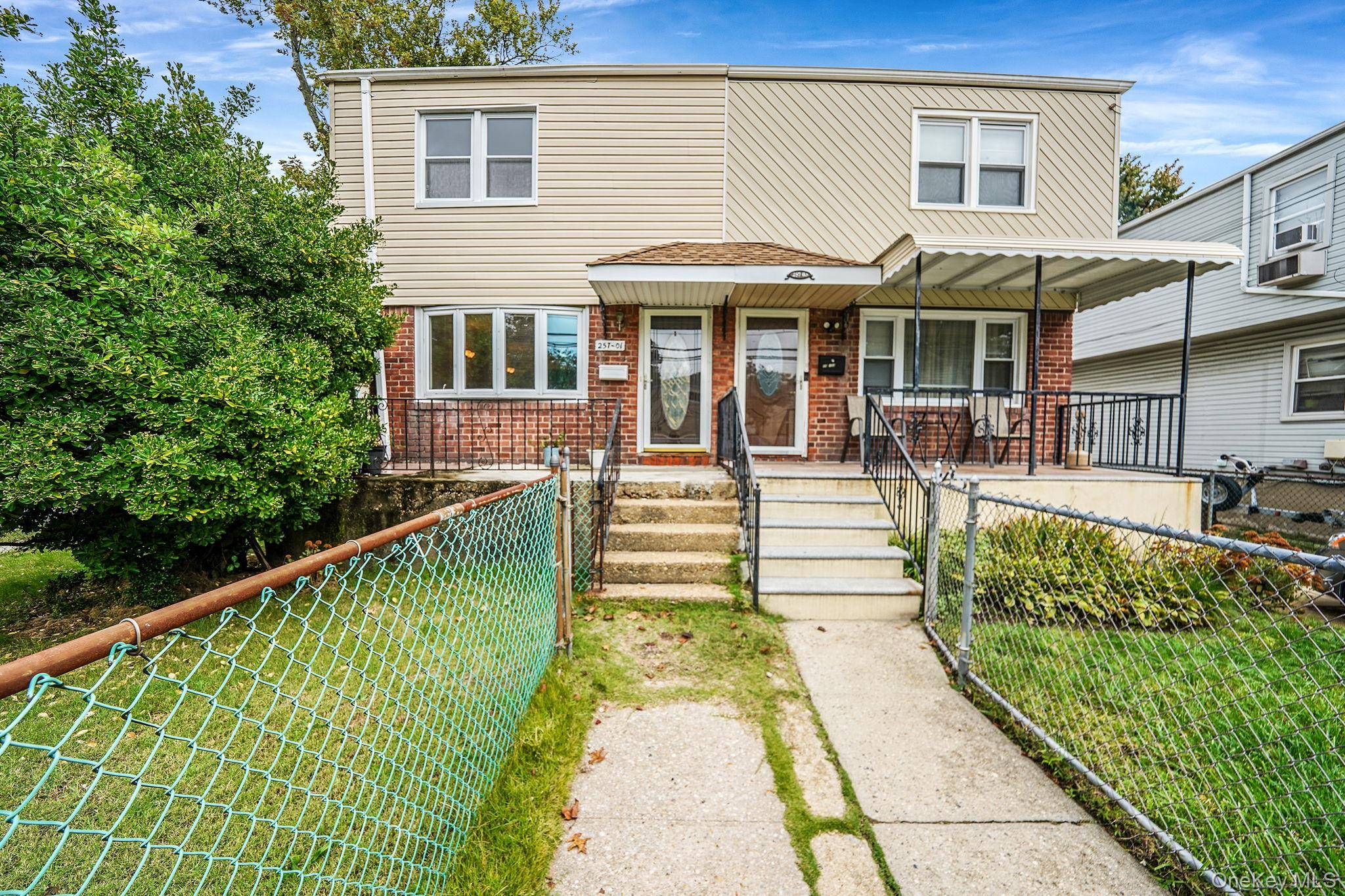 Beautiful and Spacious Colonial 3 Bedrooms, 2 Baths, Full Basement.