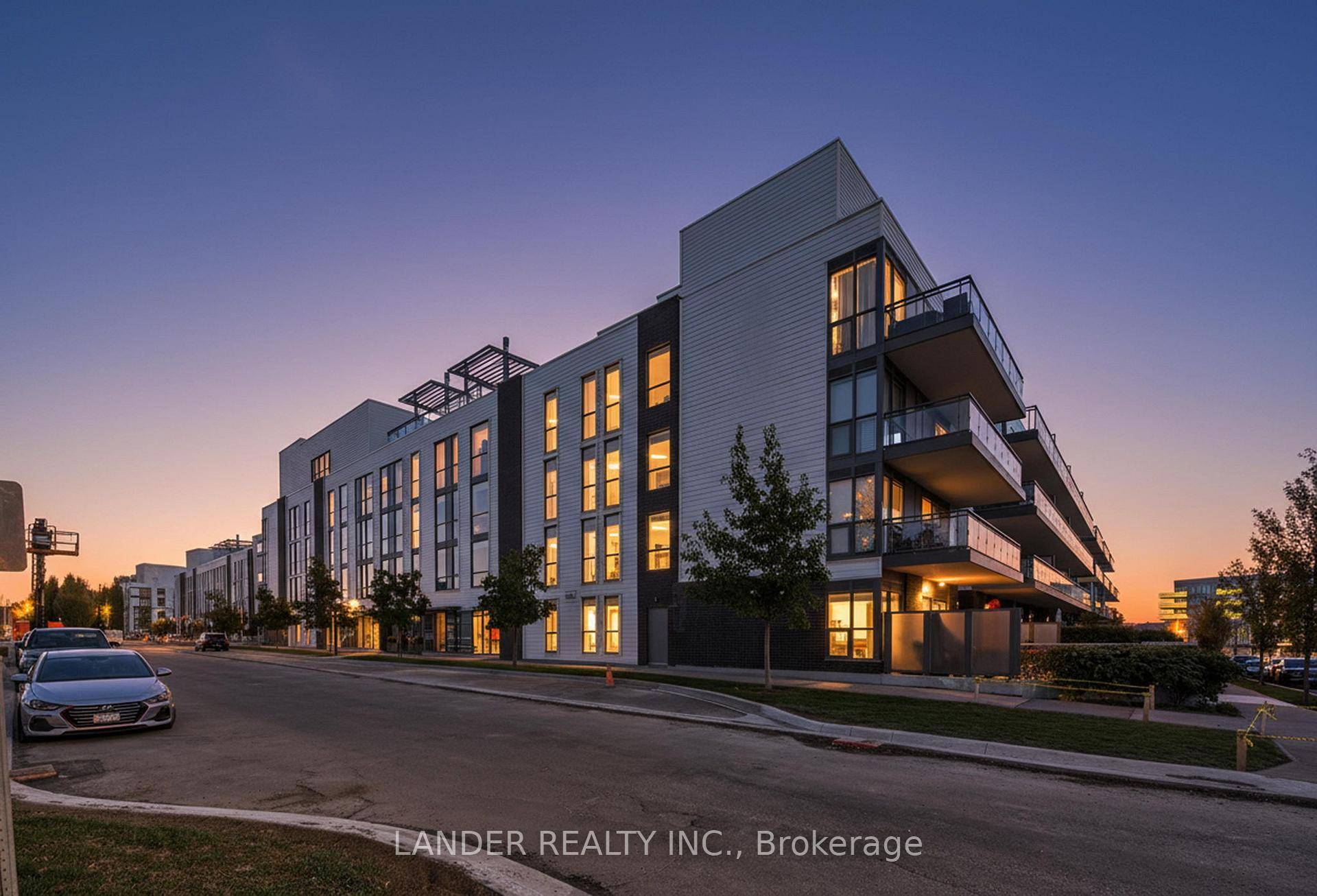 Experience Friday Harbour to its fullest in this bright and modern 2 bedroom, 2 bathroom inner courtyard suite just steps from the boardwalk.