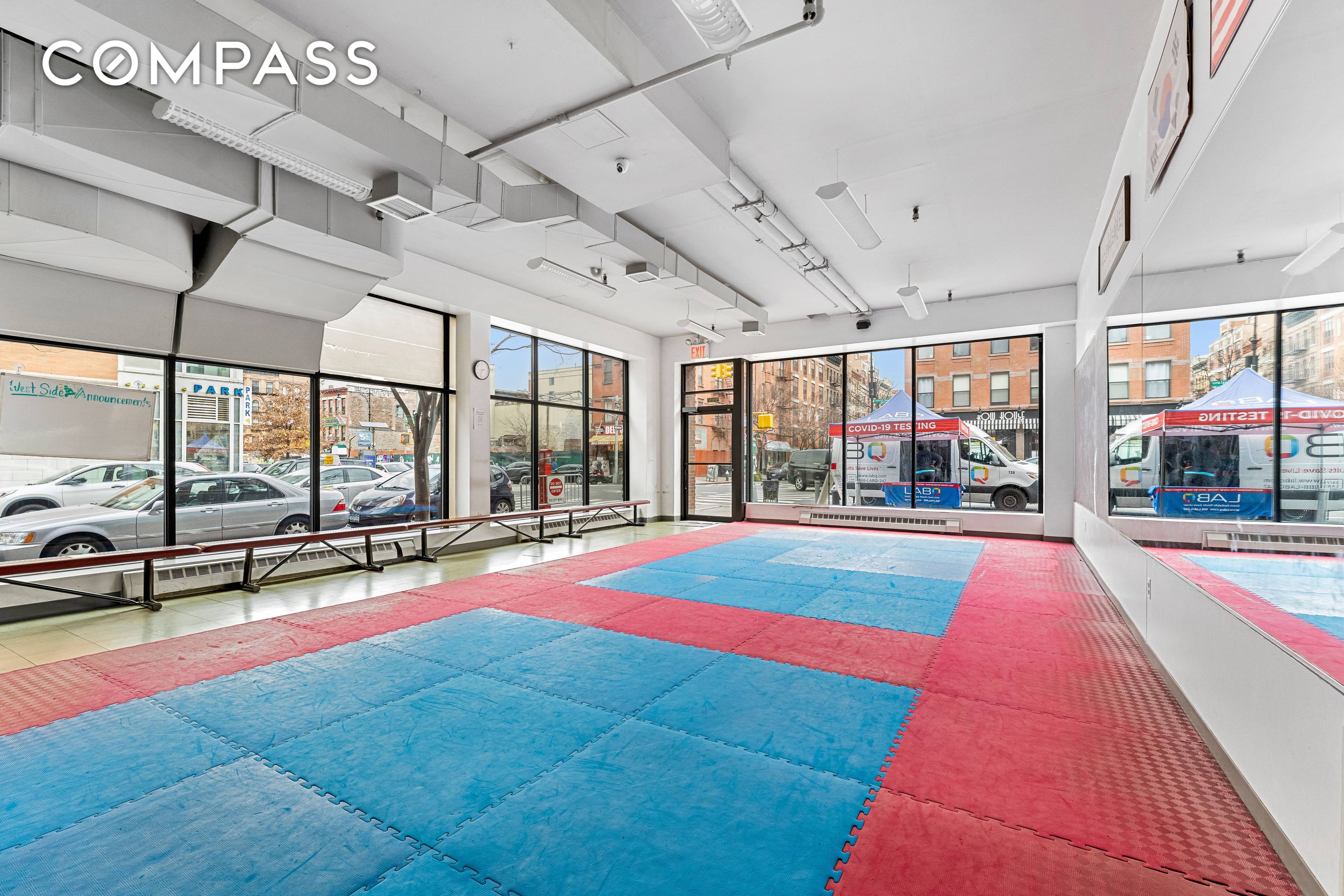 Invest in a prime piece of Harlem real estate with this 1, 540 SF retail condo located on the ground floor of the luxurious Harlem Horizon residential condominium building.