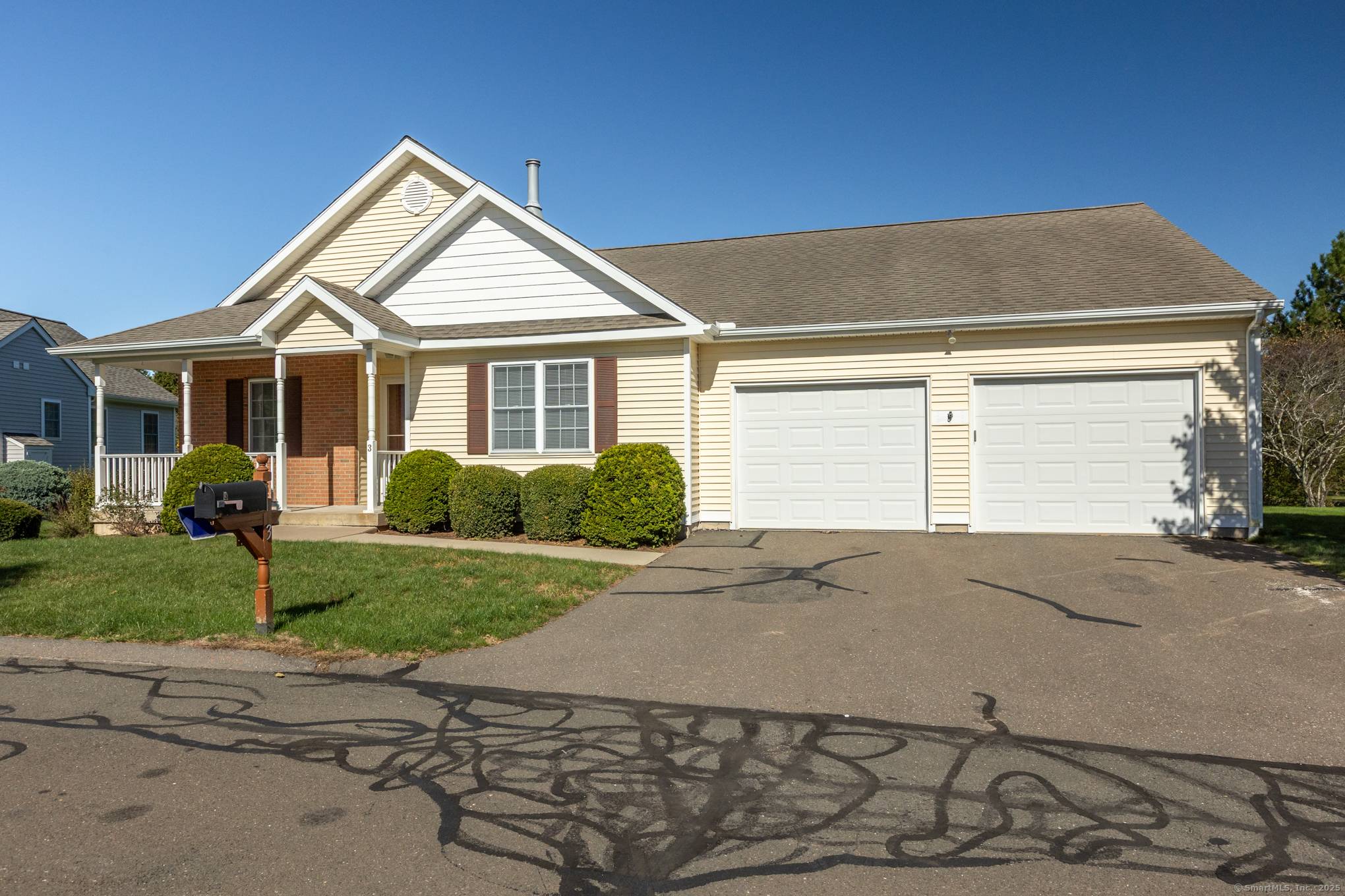 Beautifully maintained 1656 sq.