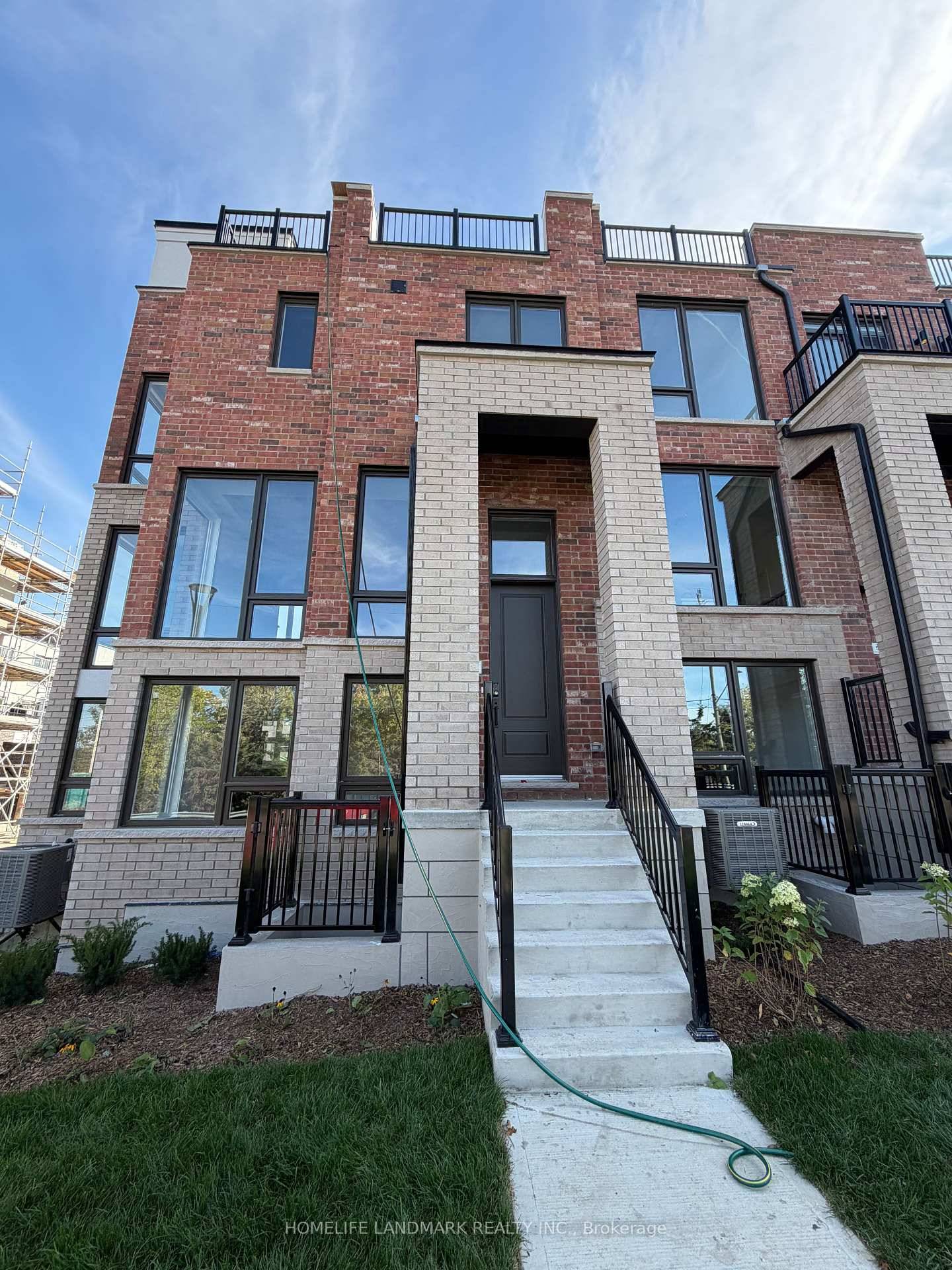 Brand New Freehold Townhome At Jefferson Heights In Richmond Hill !