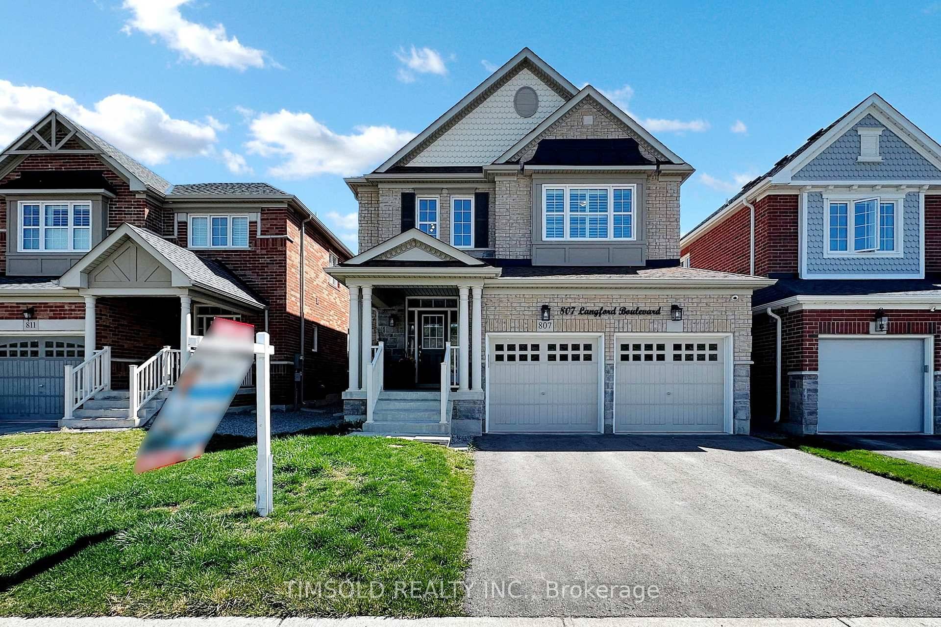 Rare Step into this beautifully upgraded Great Gulf home, situated in one of Bradfords most desirable neighbourhoods.