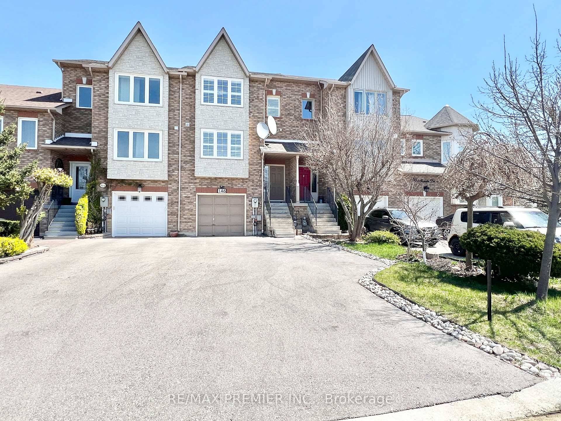 Your search ends here, home is located in the heart of city of Vaughan, this 3 storey offer bright and spacious living space, Long Driveway with no sidewalk, 3 Bedrooms, ...