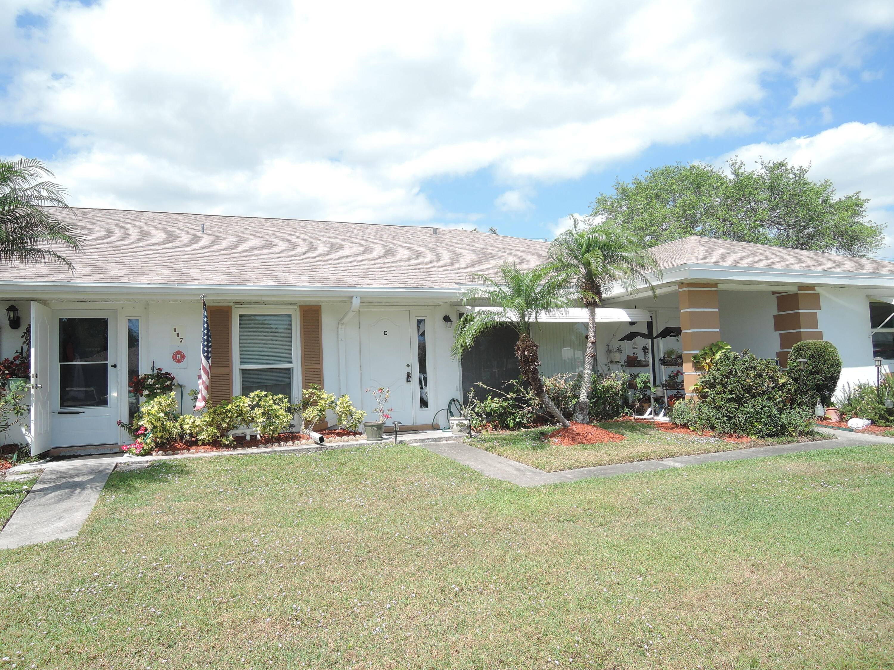 Beautifully updated furnished1 bedroom villa w newer AC water heater.